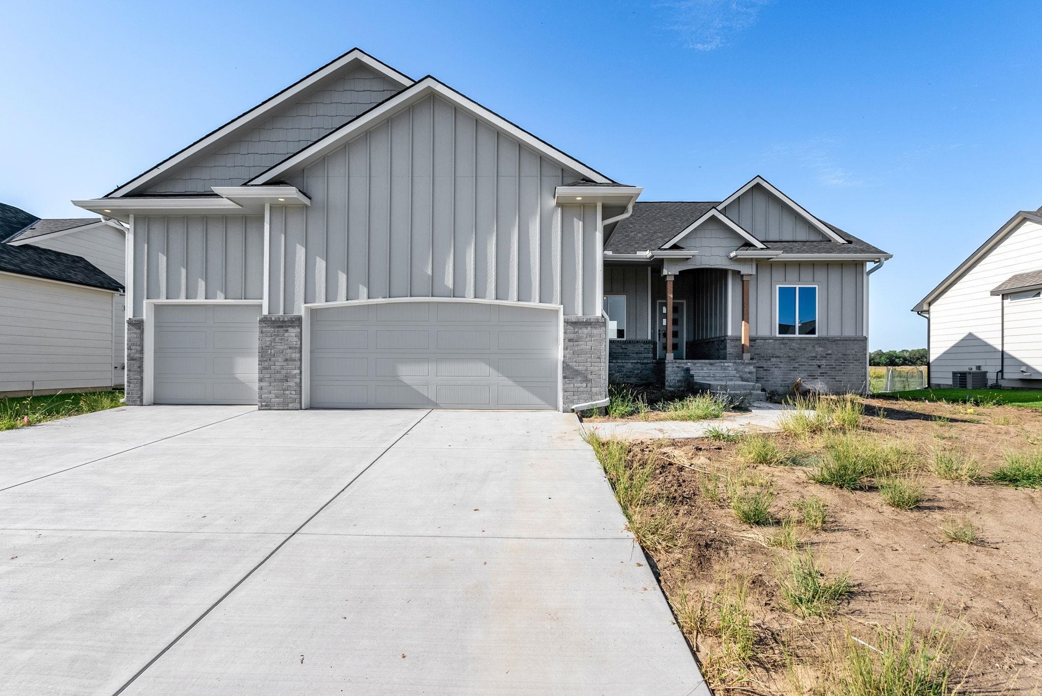 1323 Footbridge St Property Photo 1