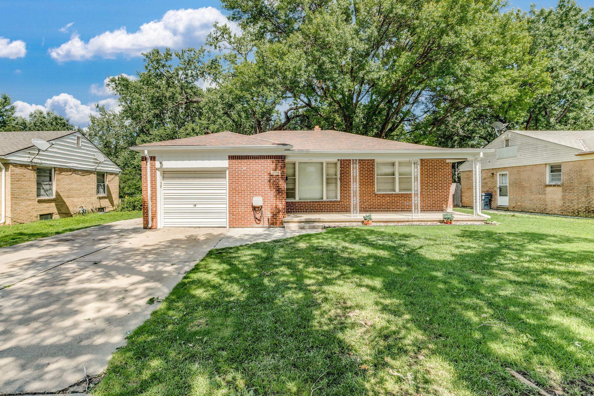 2334 S Terrace Dr Property Photo 1