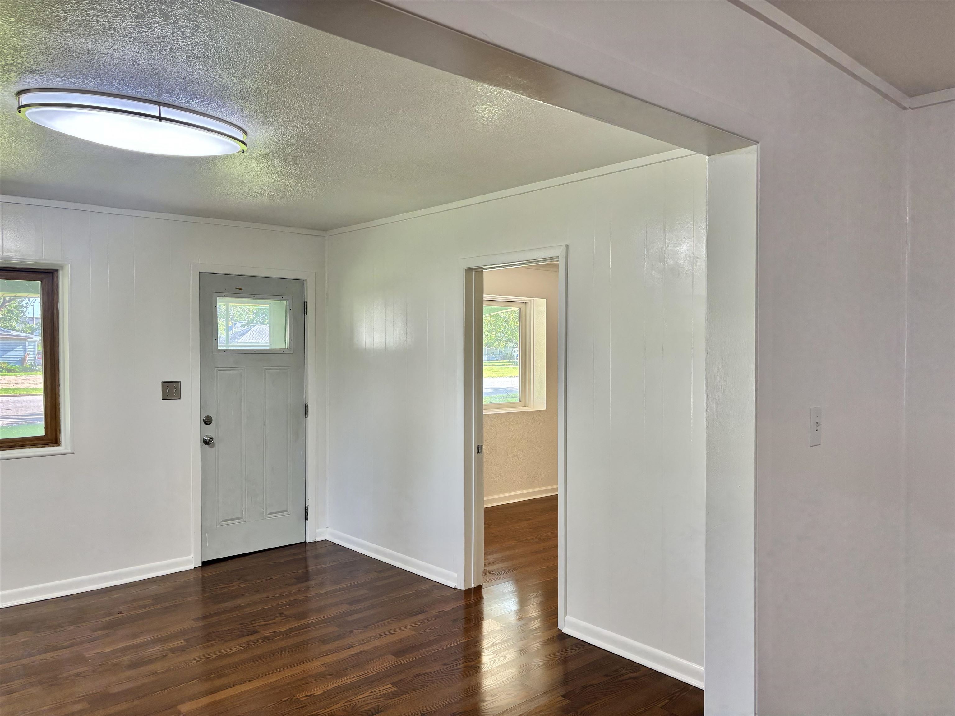 120 E Adams Ave Property Photo 3