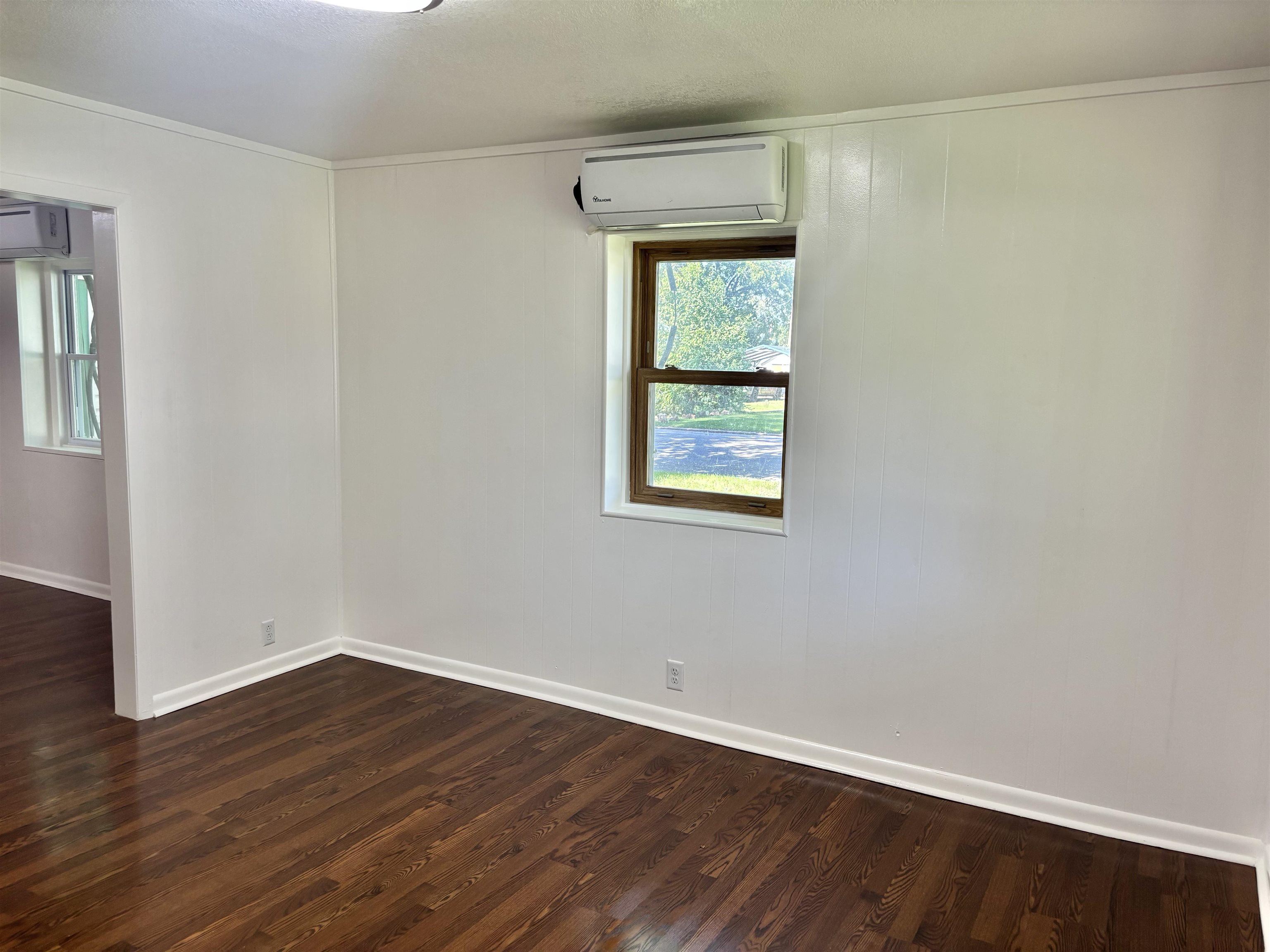 120 E Adams Ave Property Photo 5