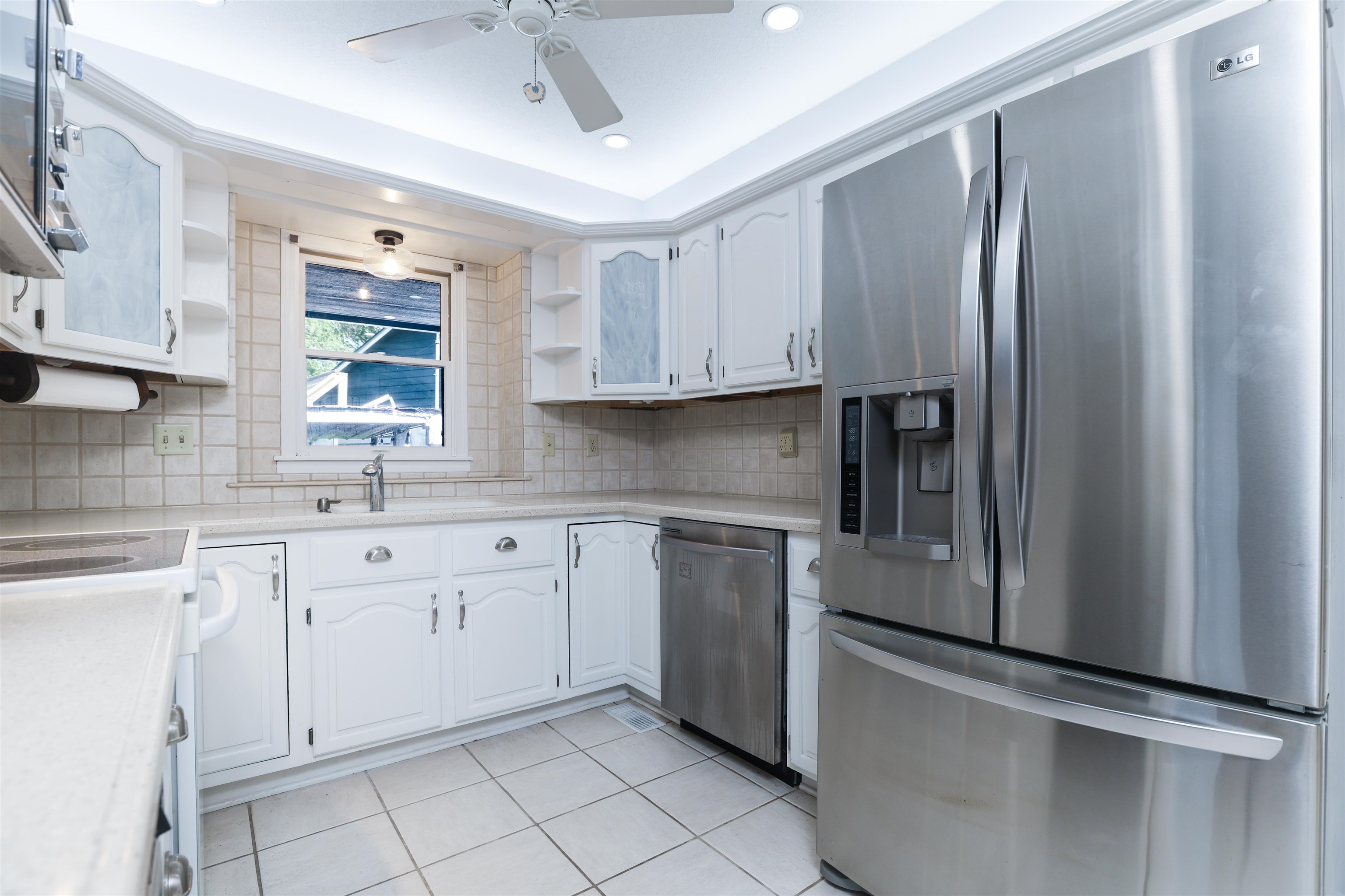 2734 S Carrwood Cir. Property Photo 7