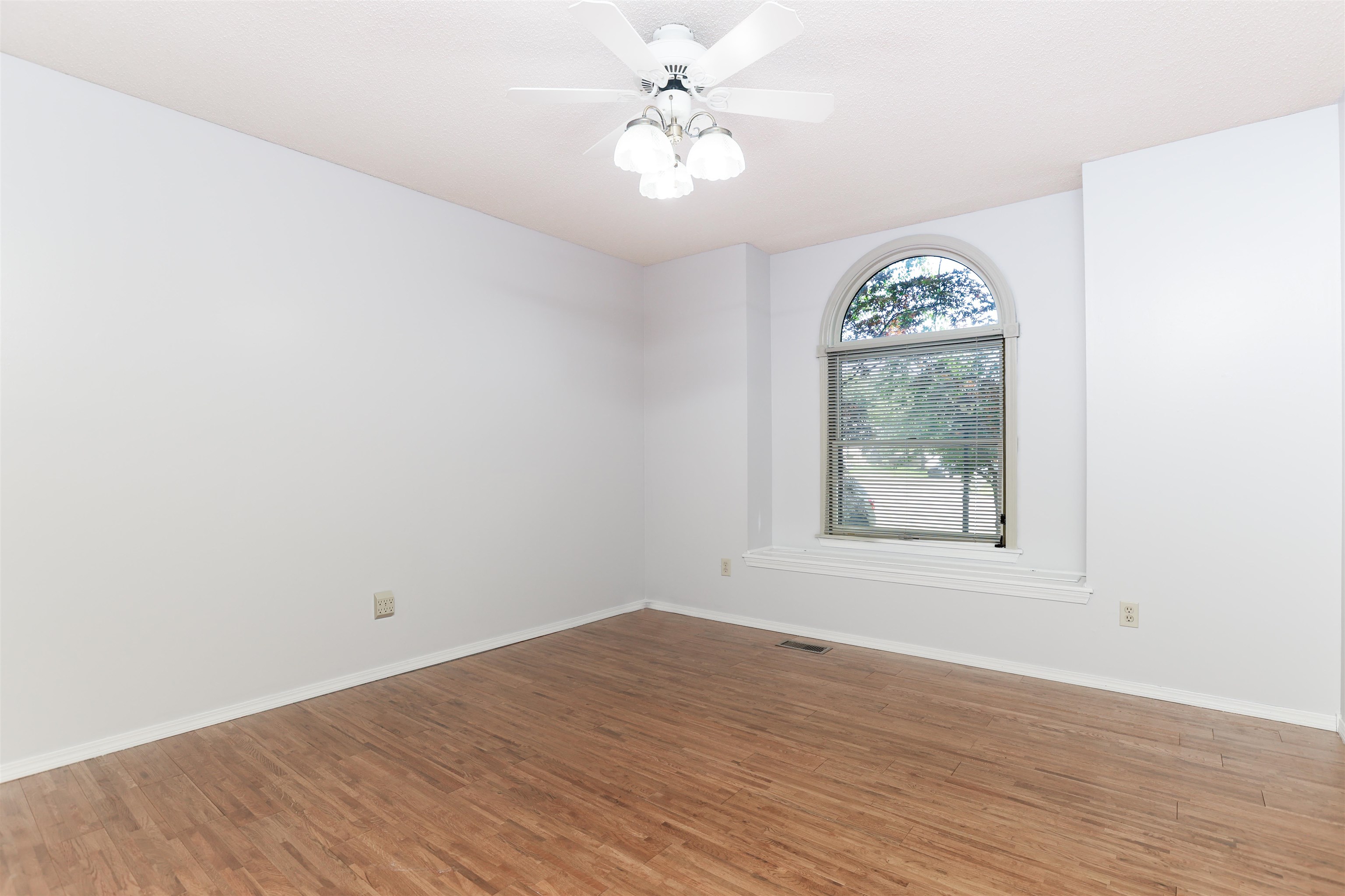 2734 S Carrwood Cir. Property Photo 13