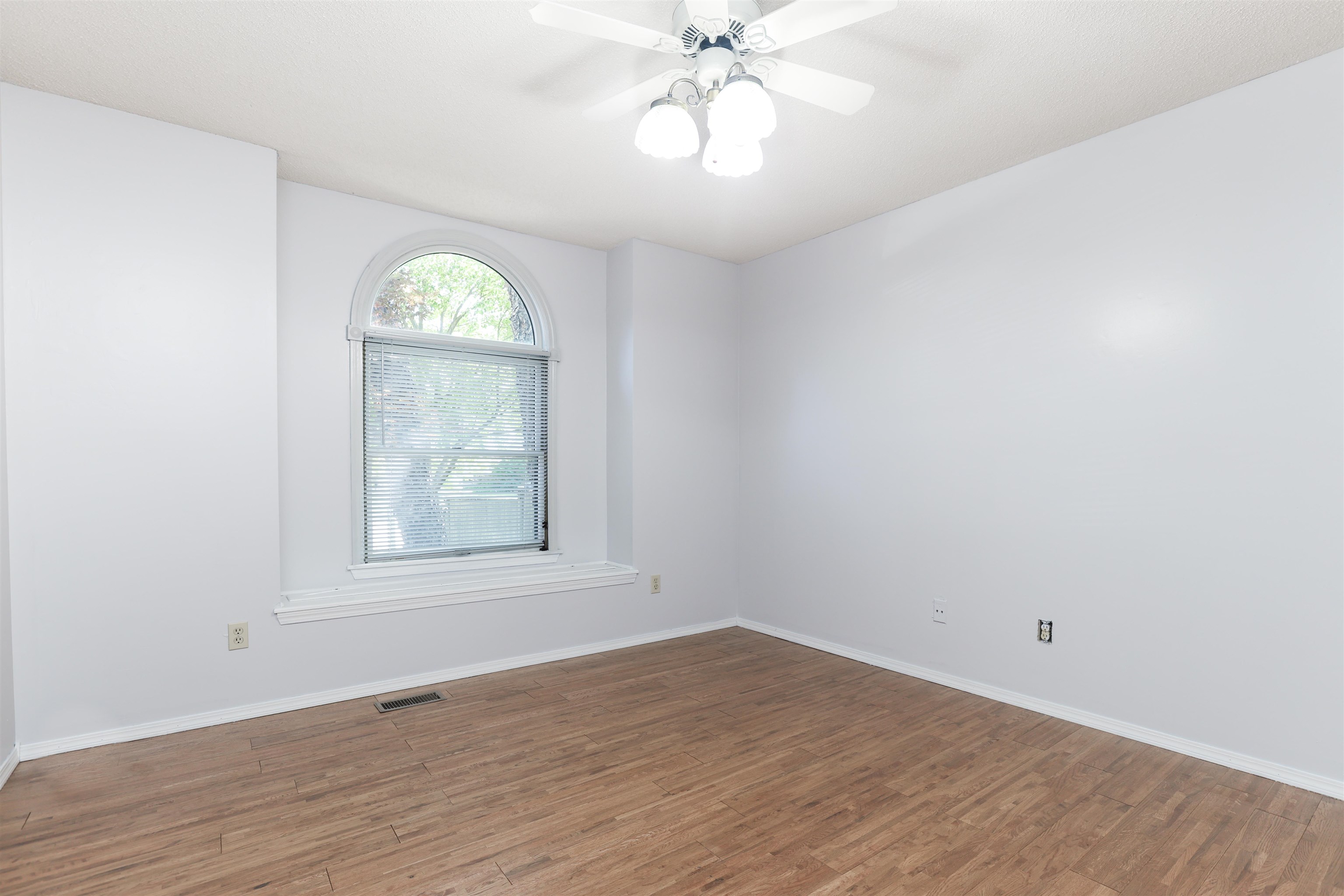 2734 S Carrwood Cir. Property Photo 14