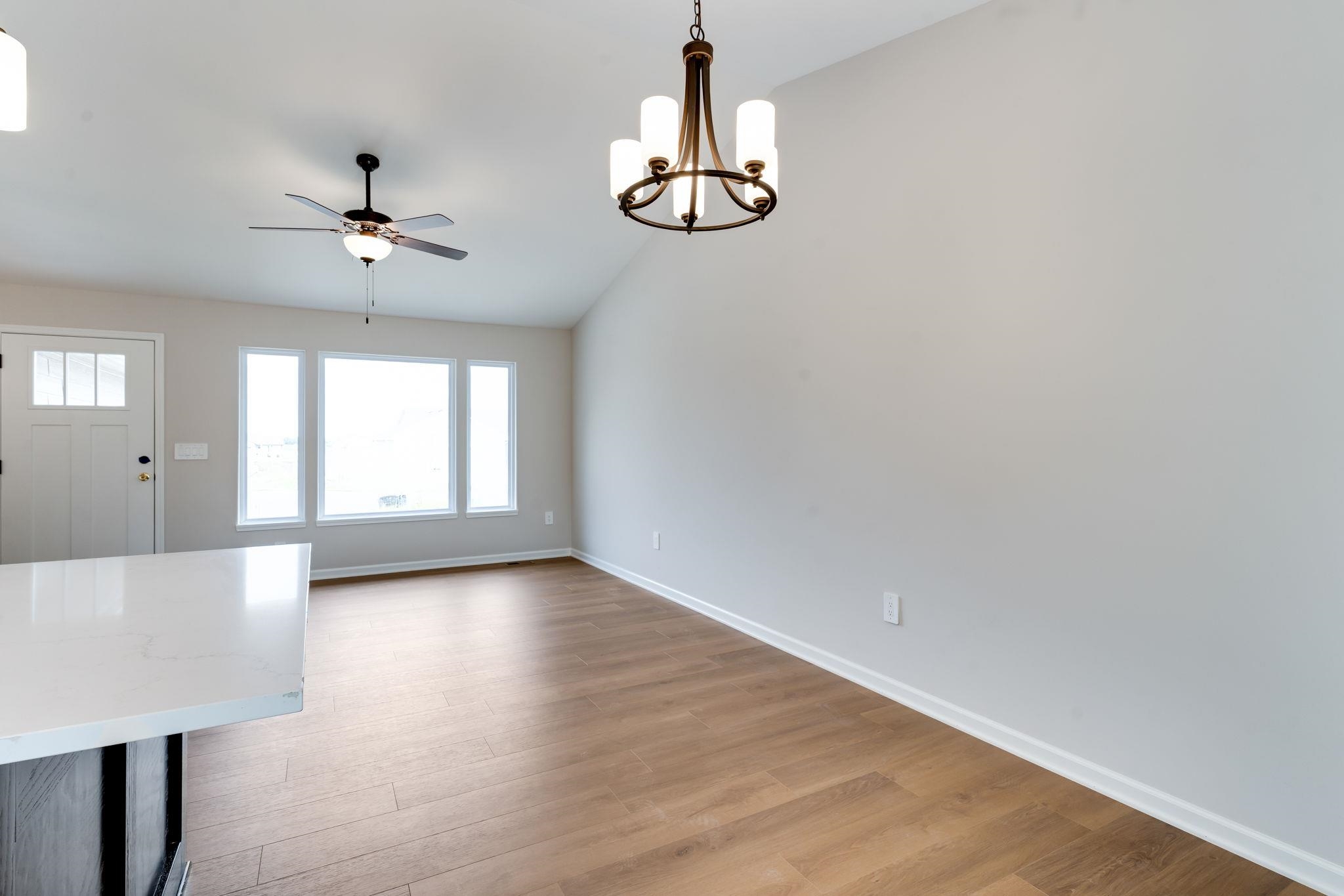 1631 N Magnolia Ct Property Photo 5