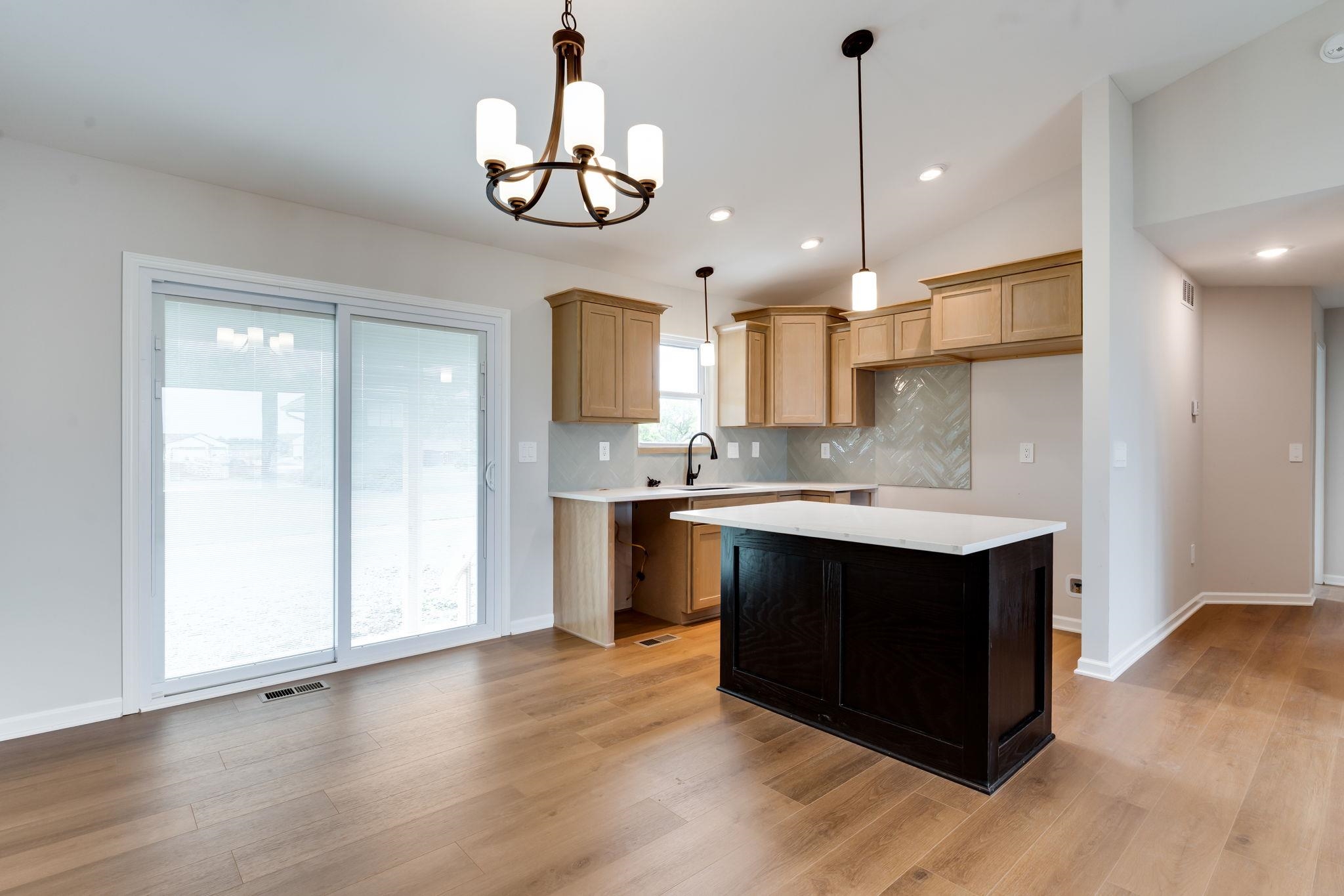 1631 N Magnolia Ct Property Photo 7