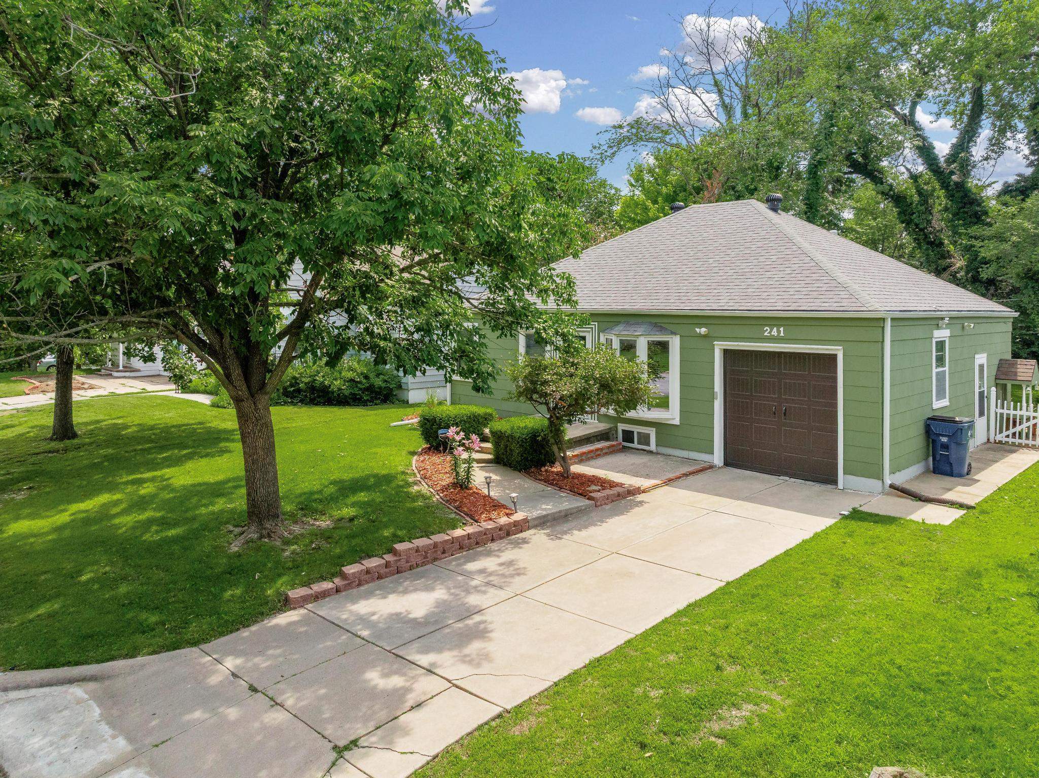 241 S Battin St Property Photo 3