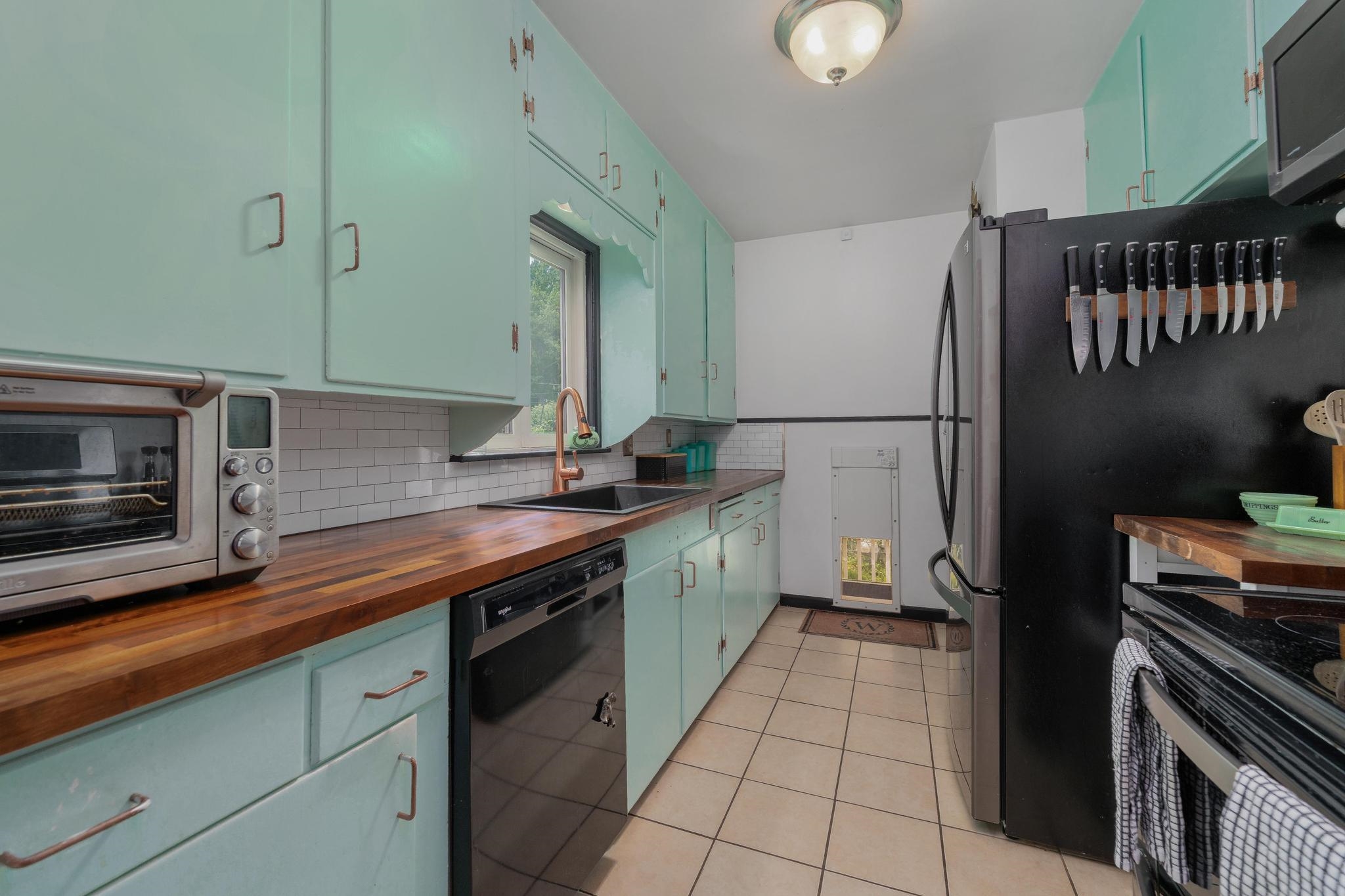 241 S Battin St Property Photo 10