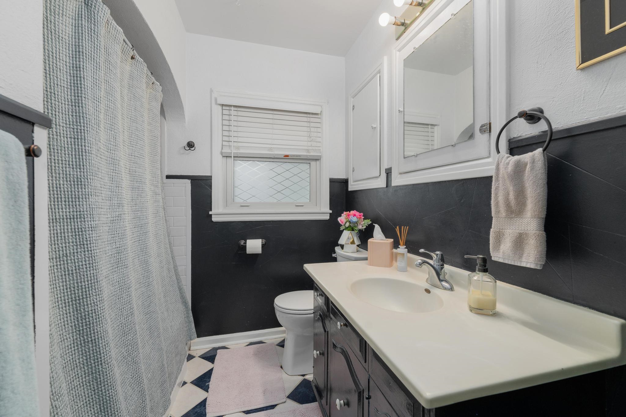 241 S Battin St Property Photo 17