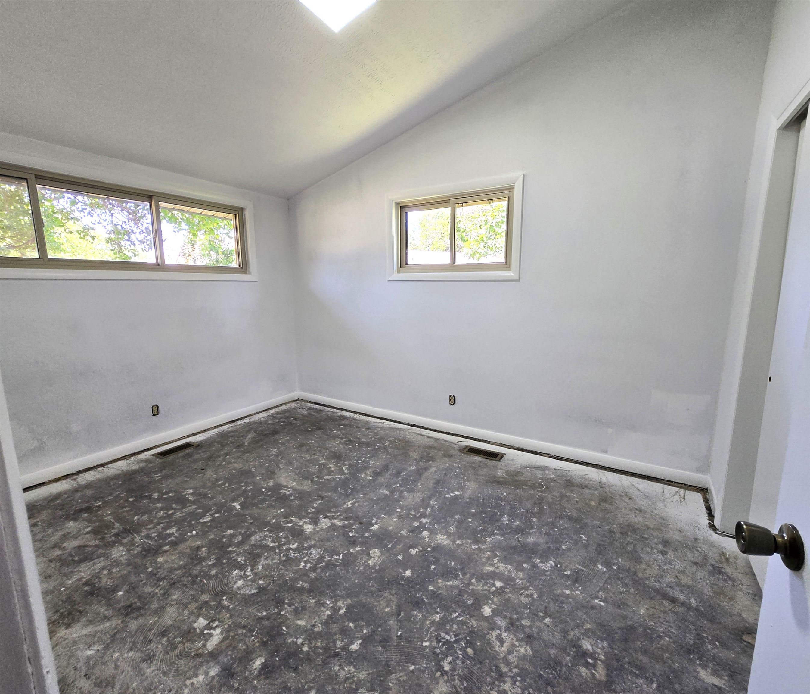1228 Crescent Dr Property Photo 15