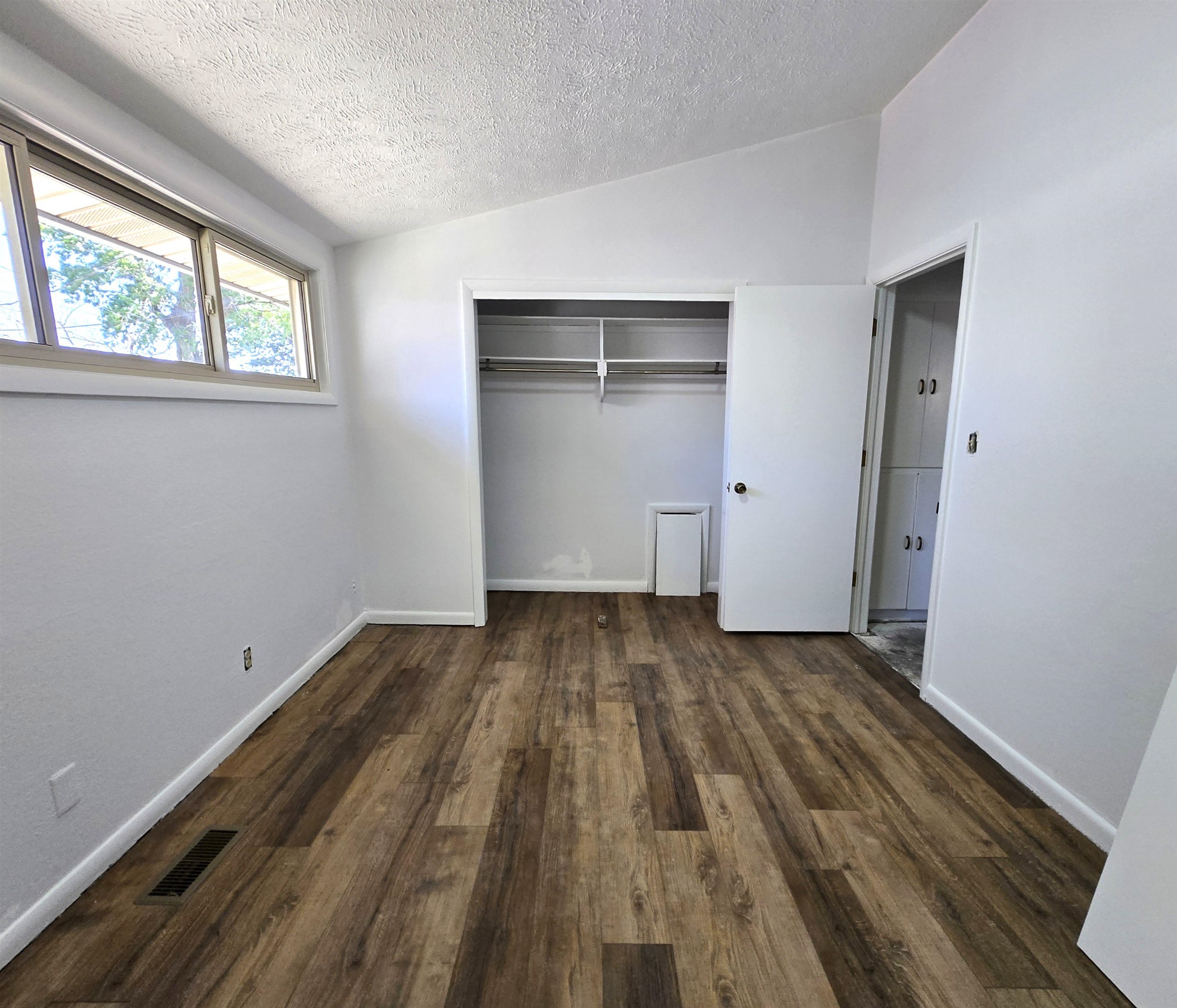 1228 Crescent Dr Property Photo 18