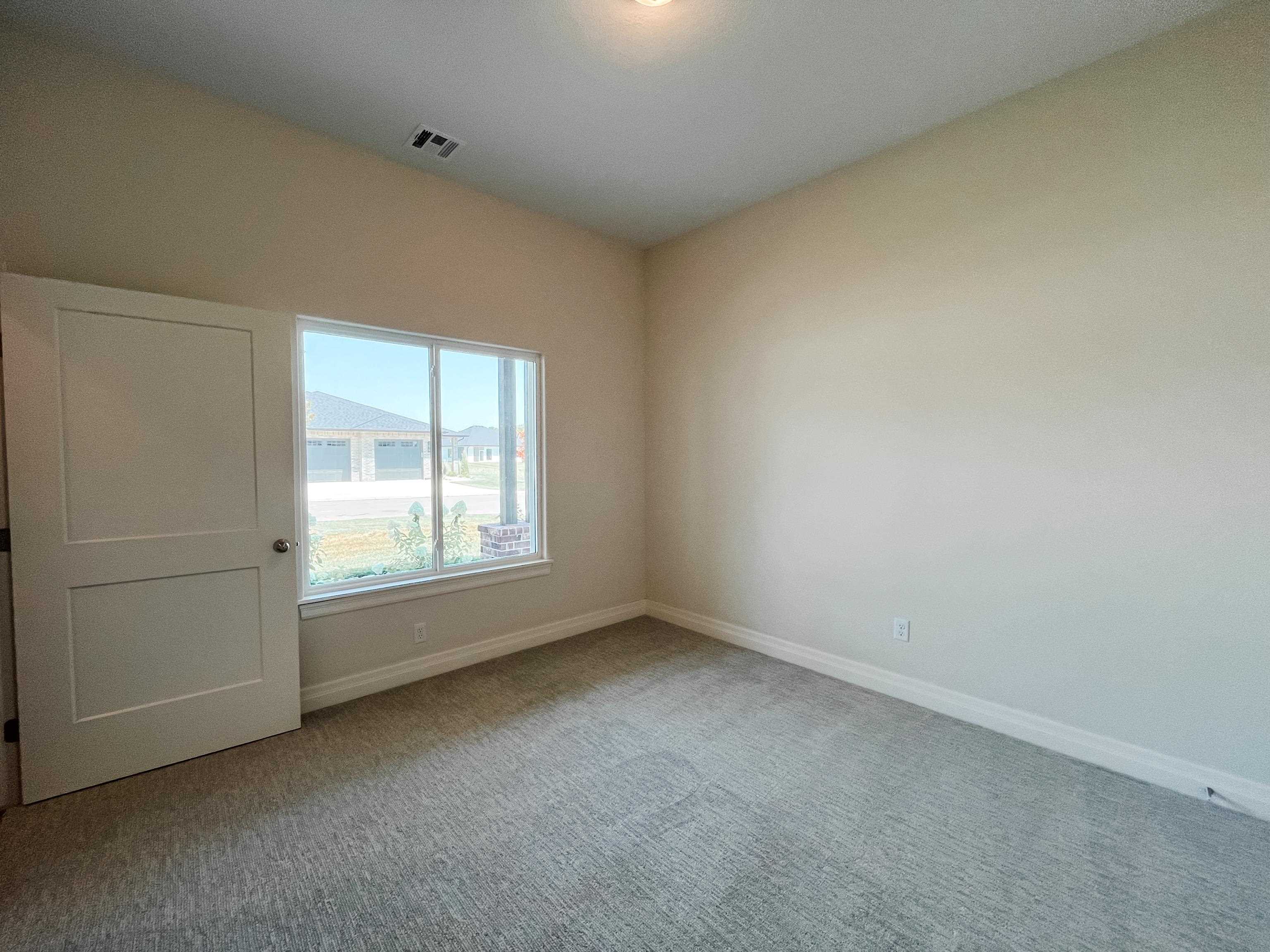 1631 N Forestview Ct Property Photo 18