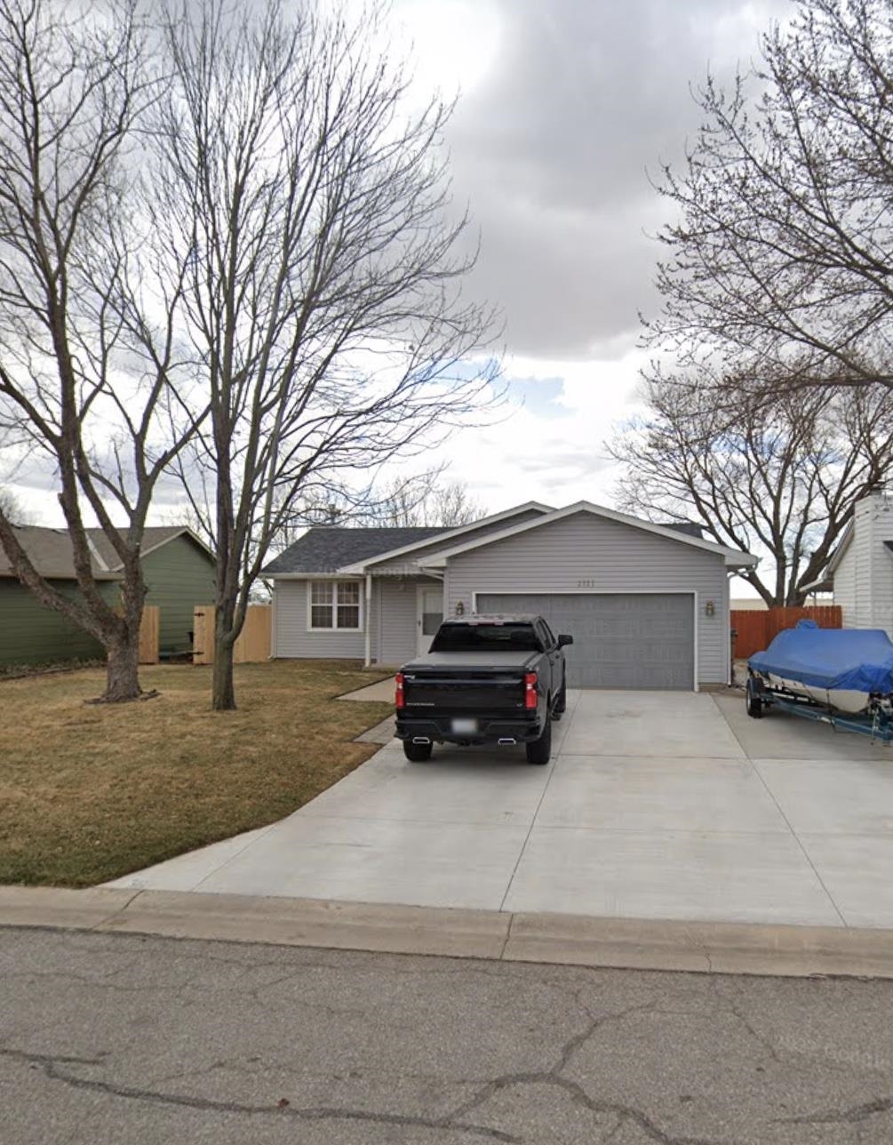 2121 N Duckcreek Ln Property Photo 1