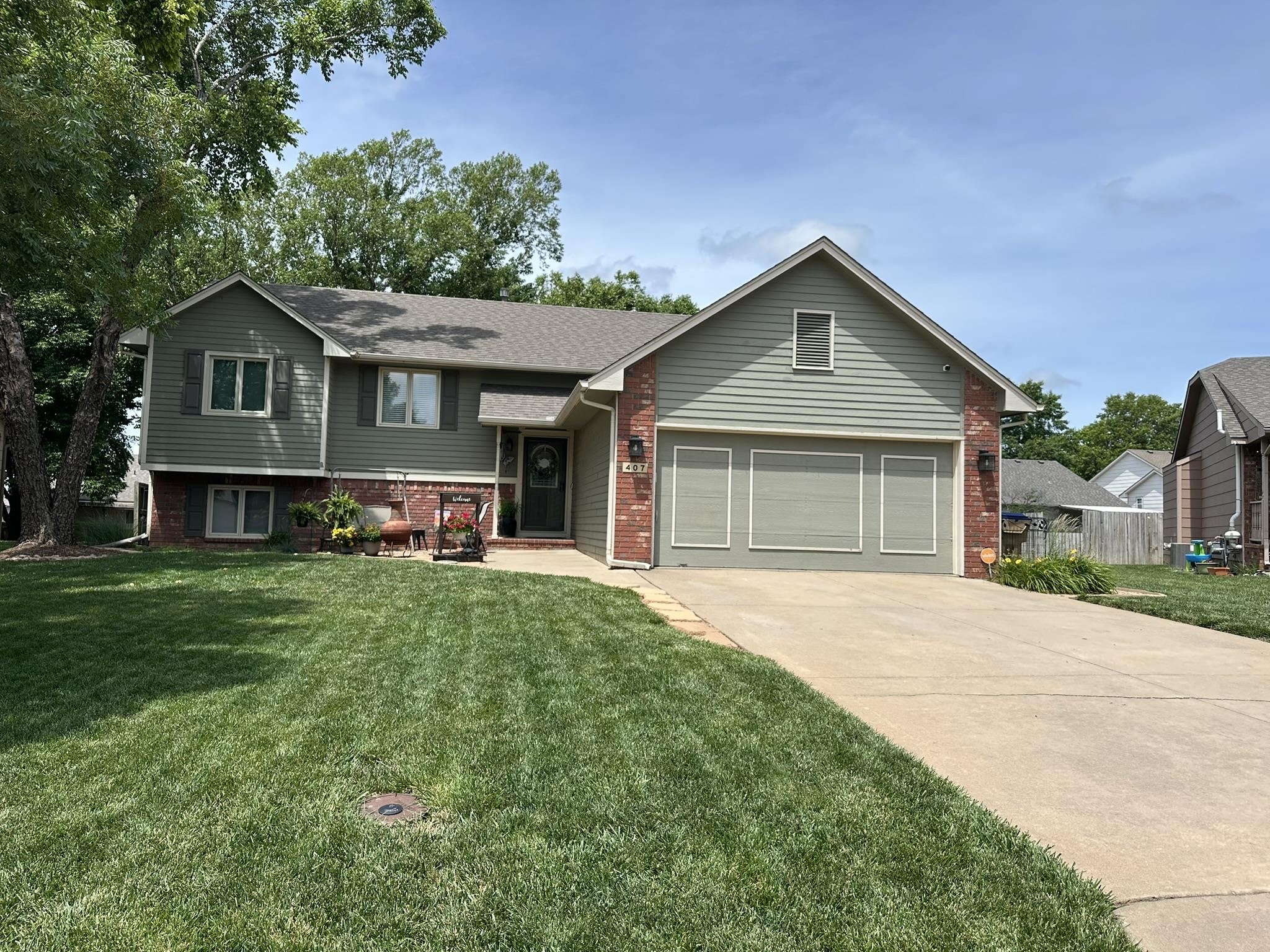 407 N Stonegate Property Photo 1