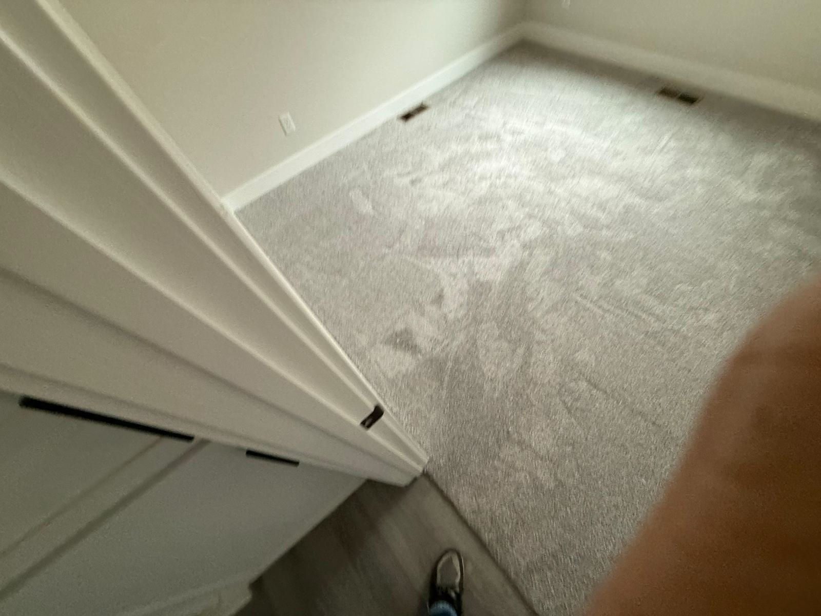 5852 N Newport Ct Property Photo 6