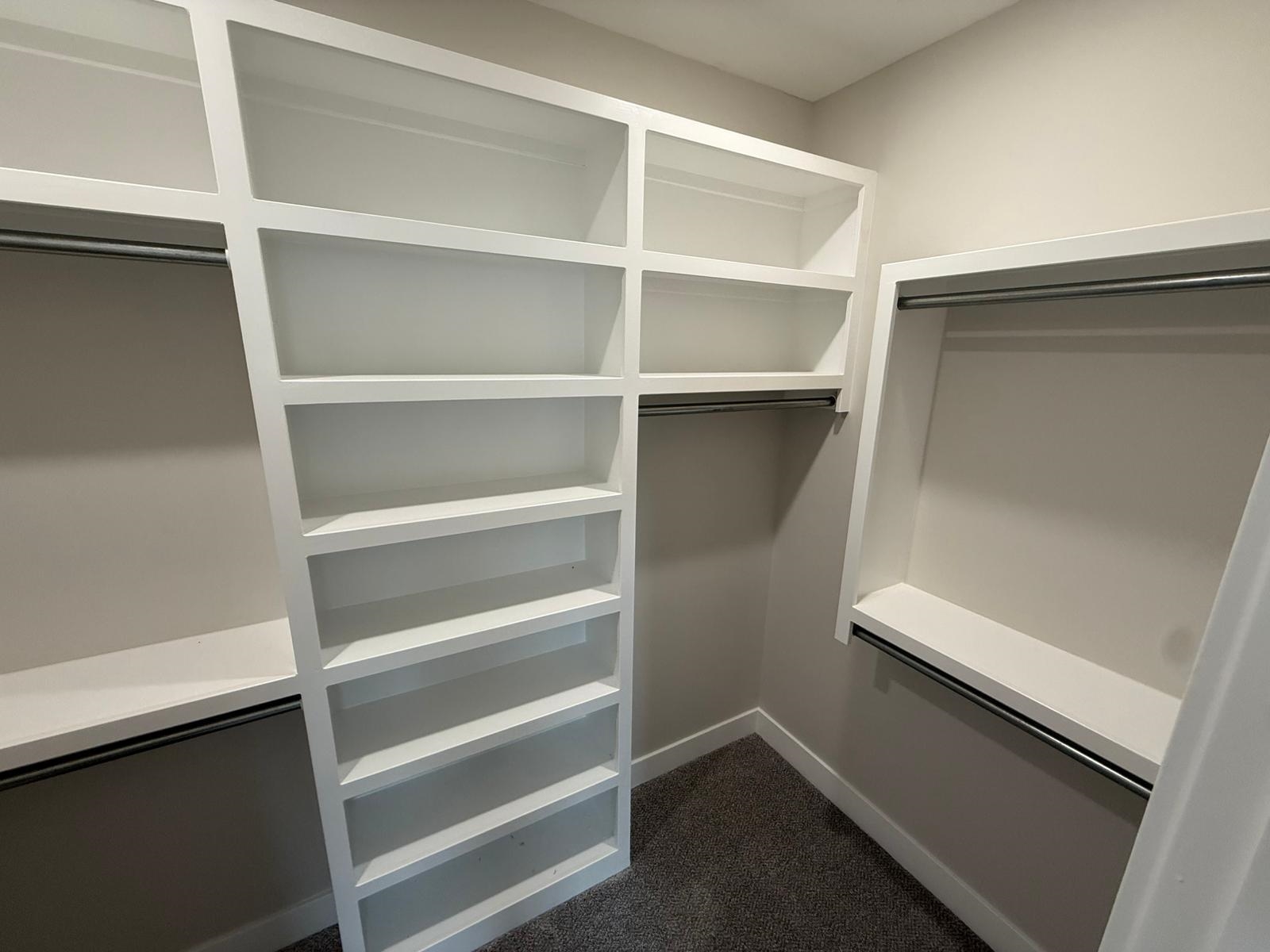 5852 N Newport Ct Property Photo 12