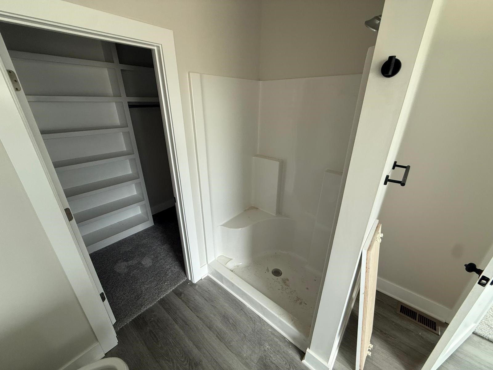 5852 N Newport Ct Property Photo 14