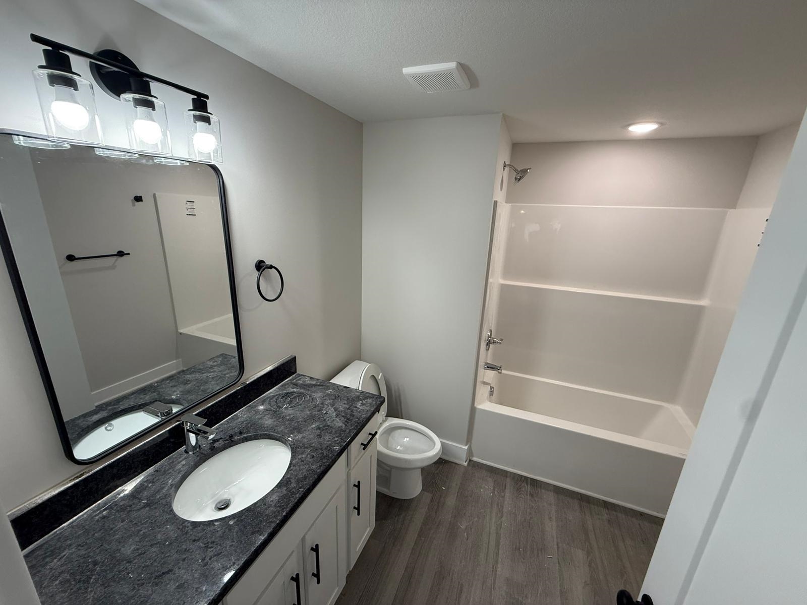 5852 N Newport Ct Property Photo 15