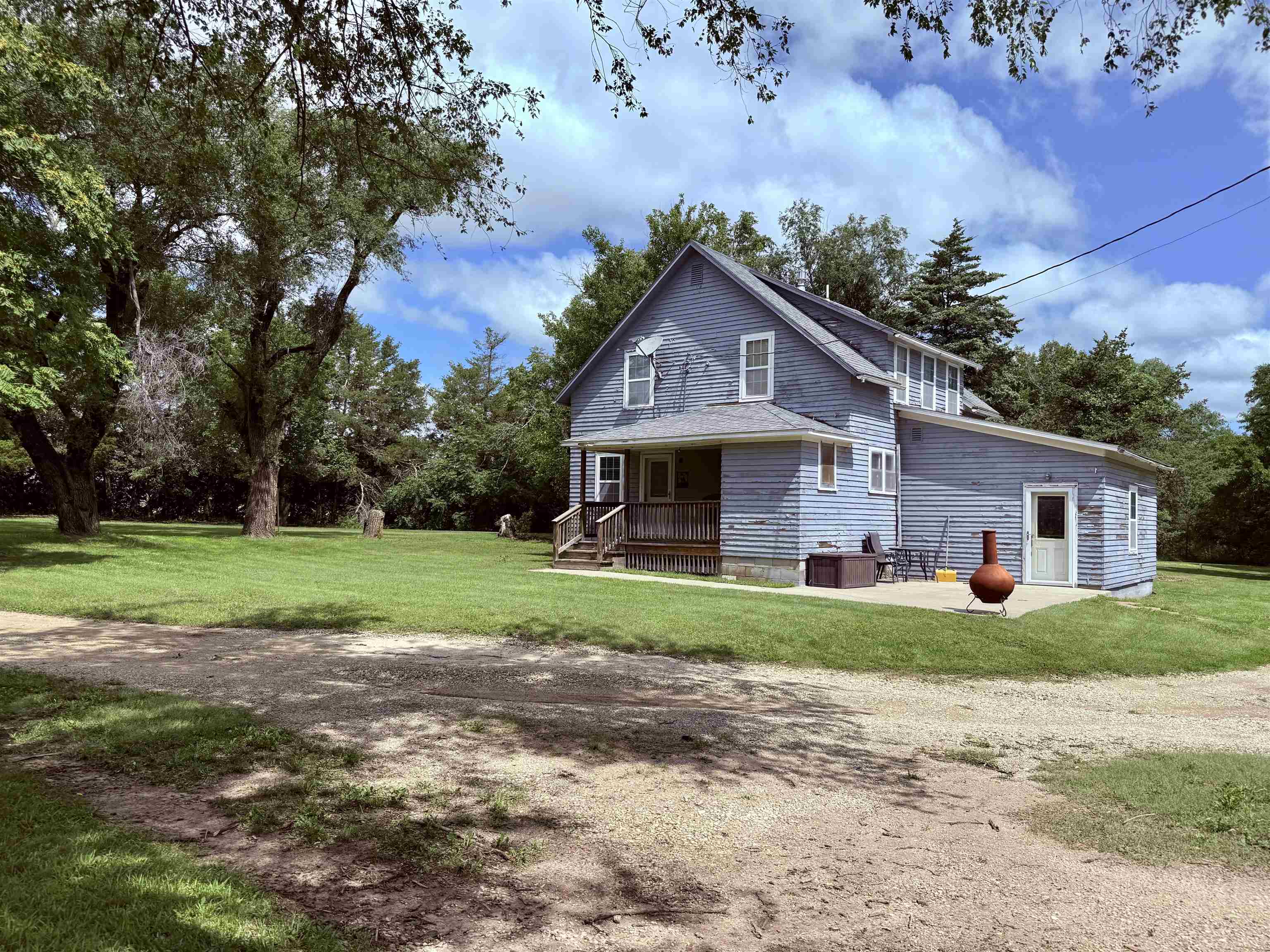 1910 Diamond Property Photo 2