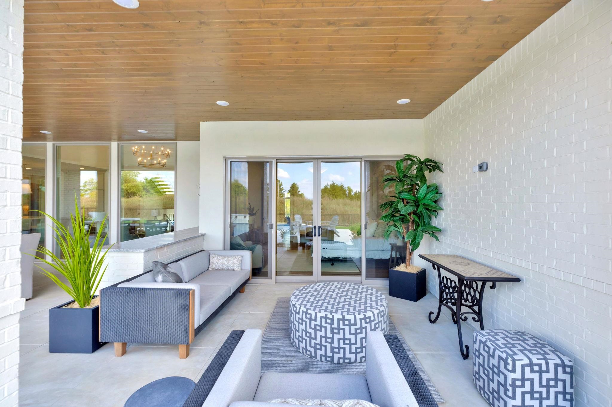 1102 E Flint Hills National Pkwy Property Photo 8