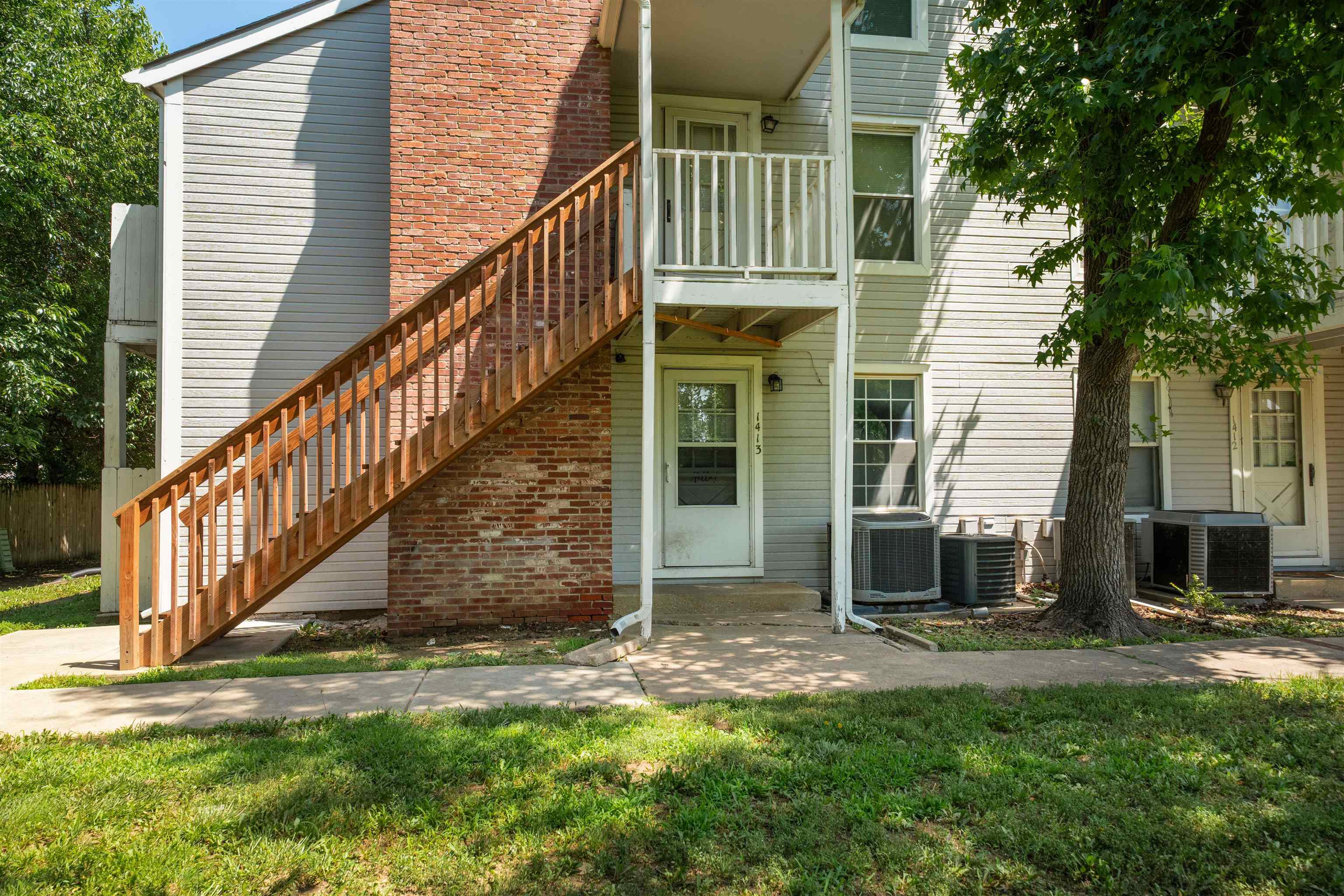 1717 S Cypress St Property Photo 1