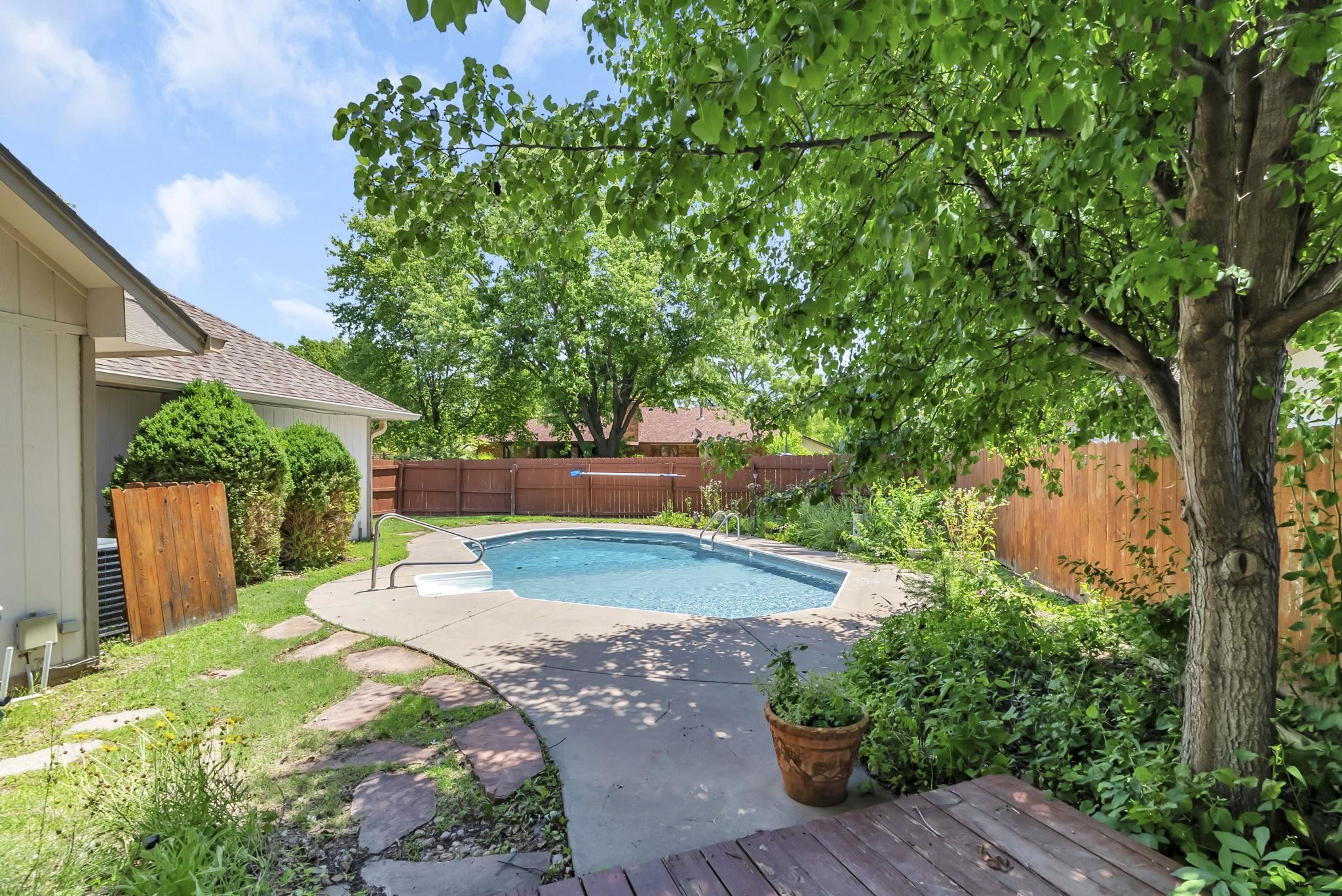 11521 W Texas St Property Photo 9