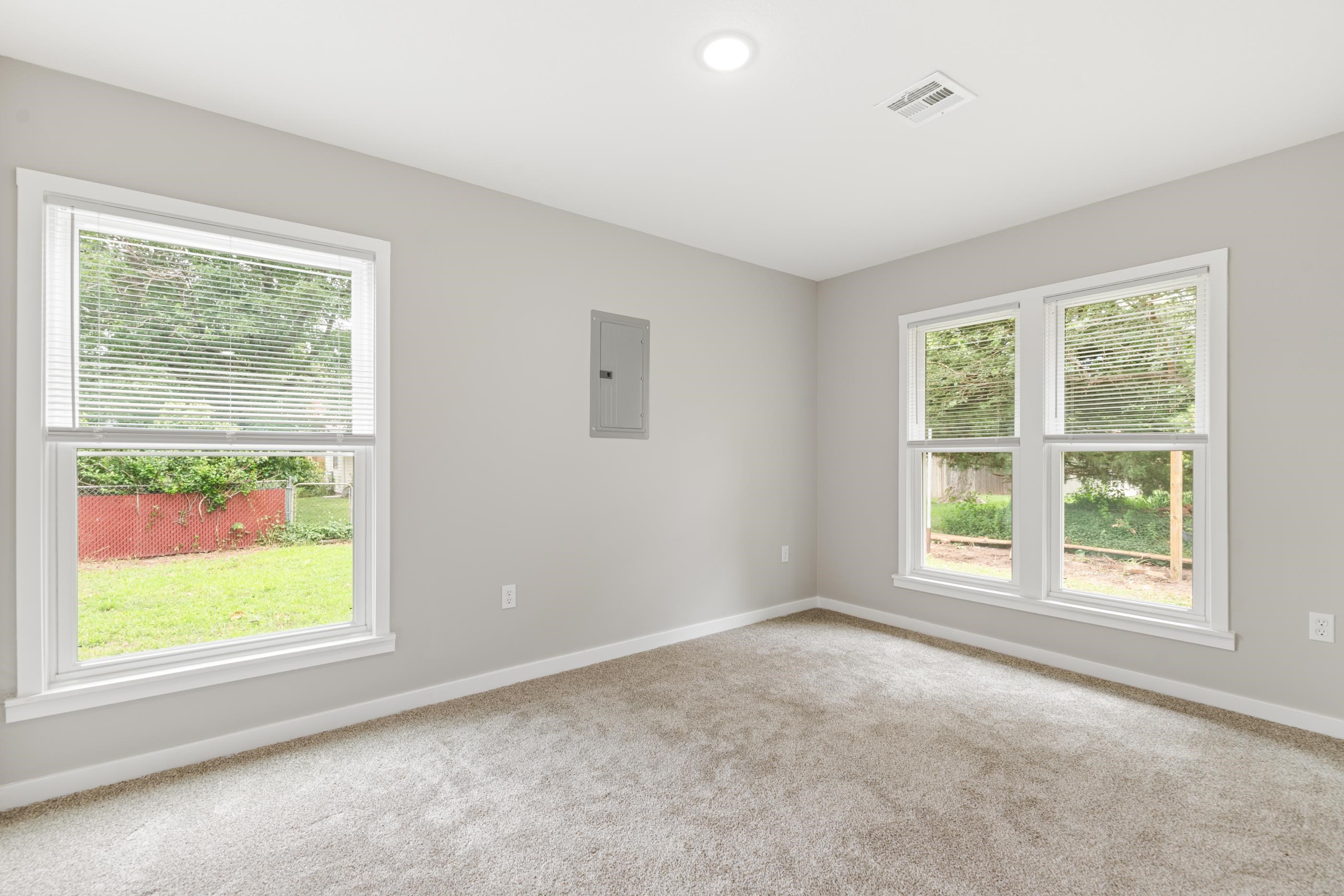 820 N Brownthrush Ln Property Photo 15
