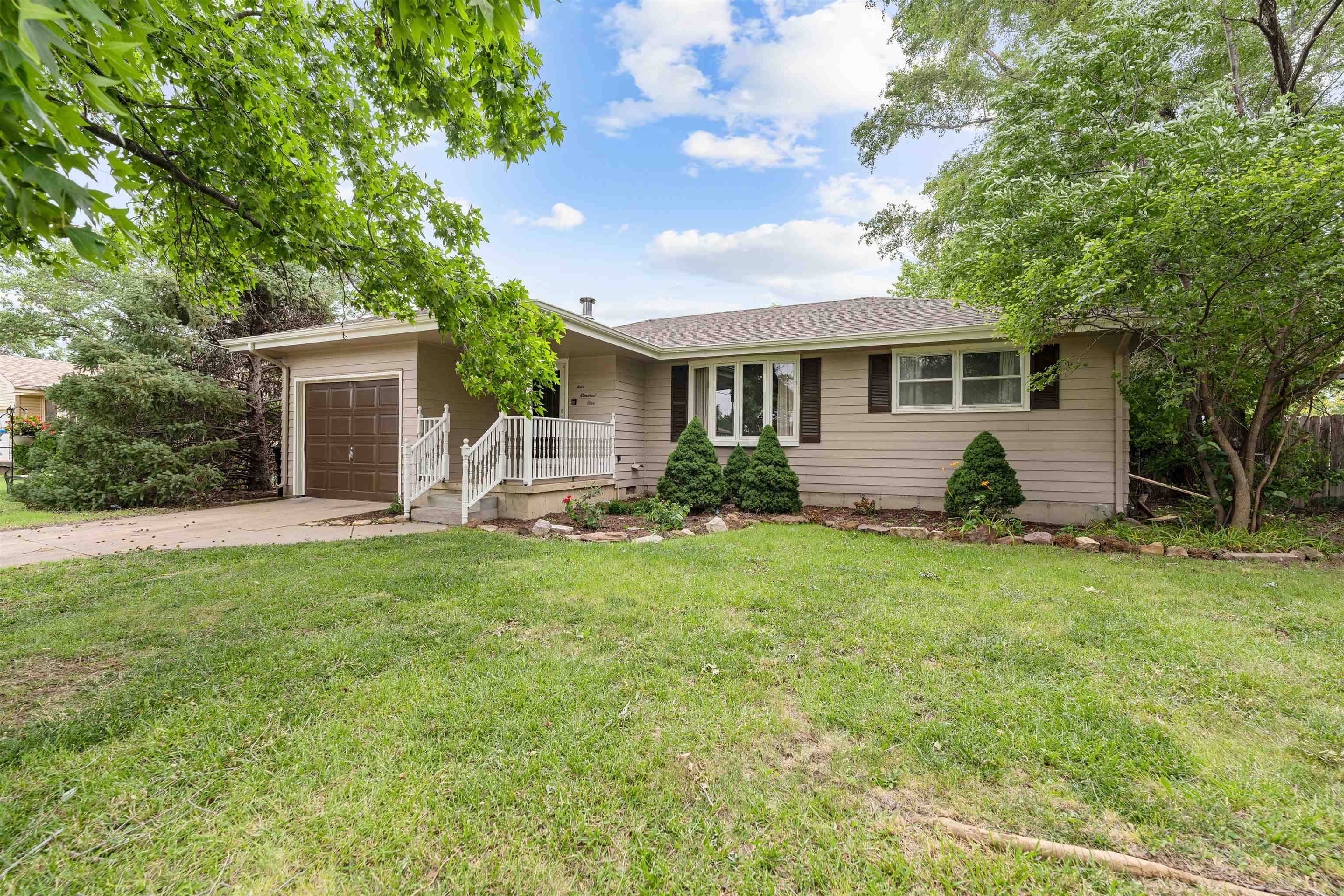 401 Reed Ave Property Photo 2