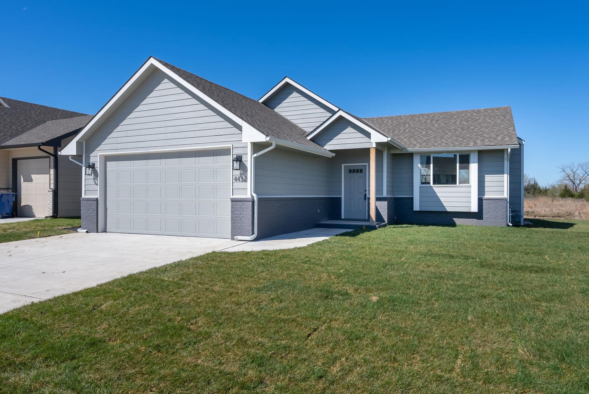4437 S Mount Carmel Ave Property Photo 4