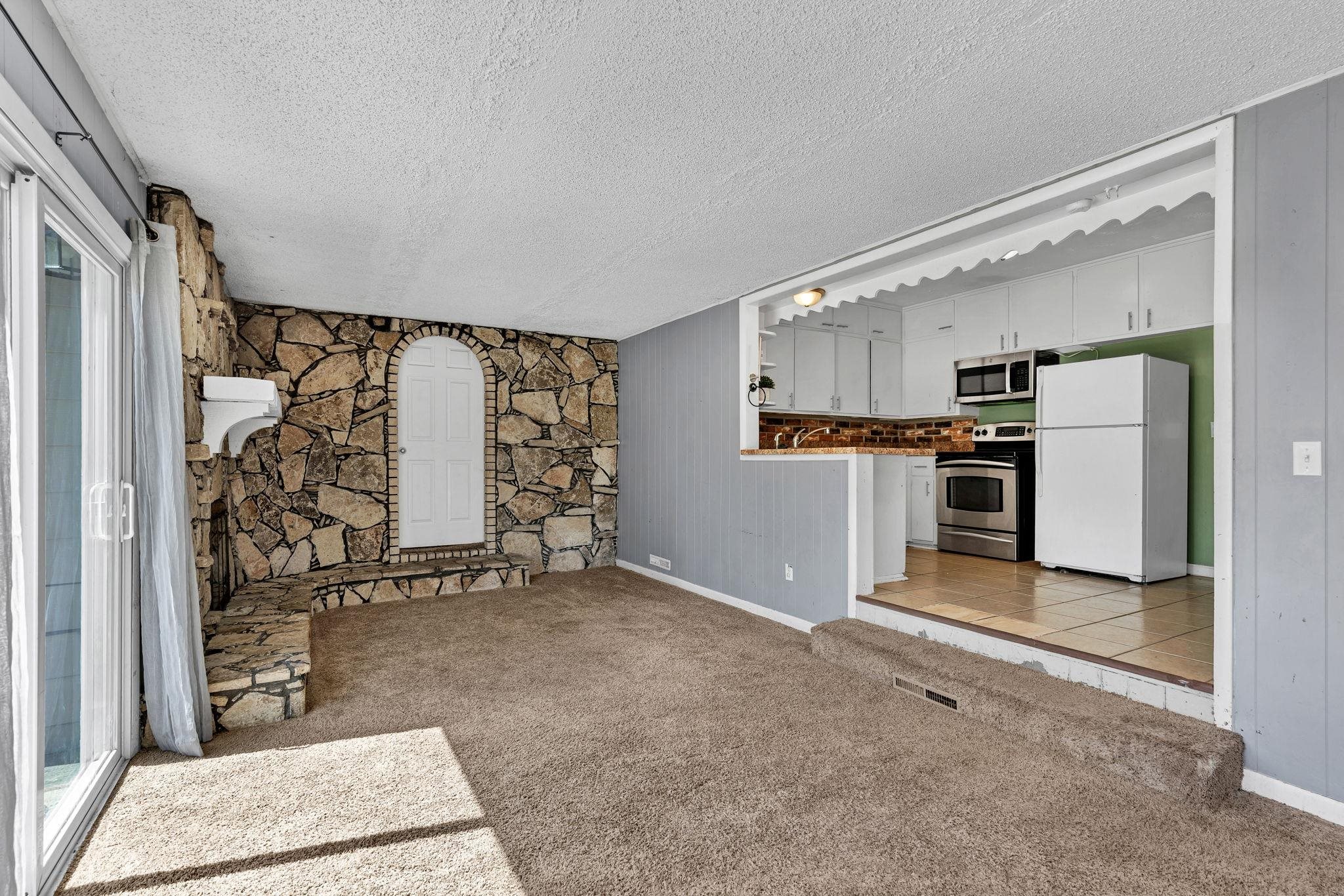 6526 N Hydraulic St Property Photo 13