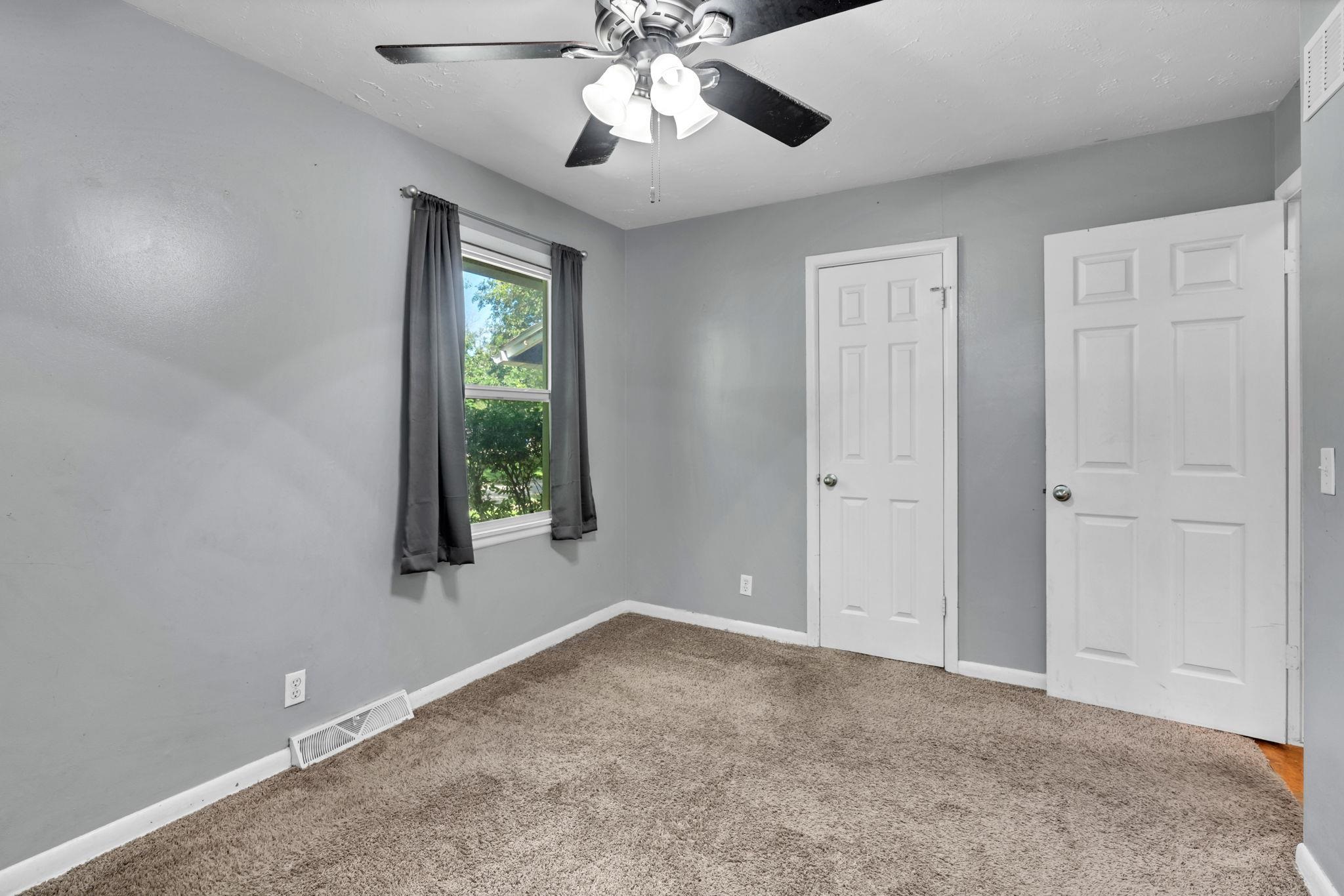 6526 N Hydraulic St Property Photo 19