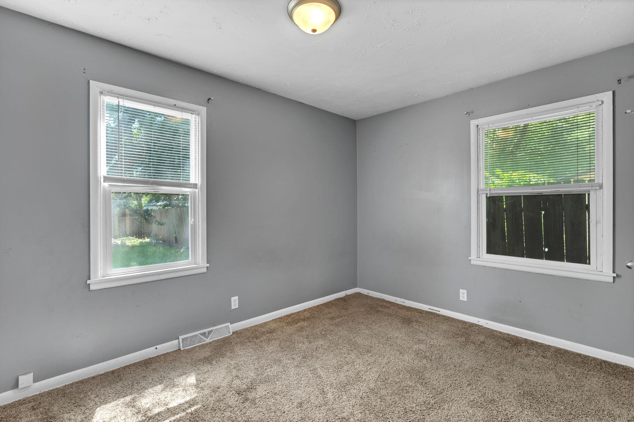6526 N Hydraulic St Property Photo 21