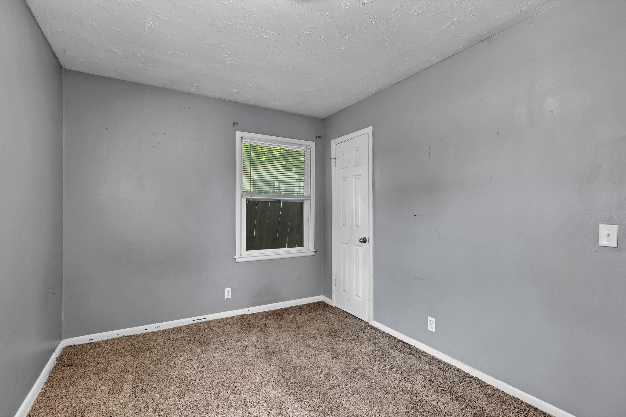 6526 N Hydraulic St Property Photo 22