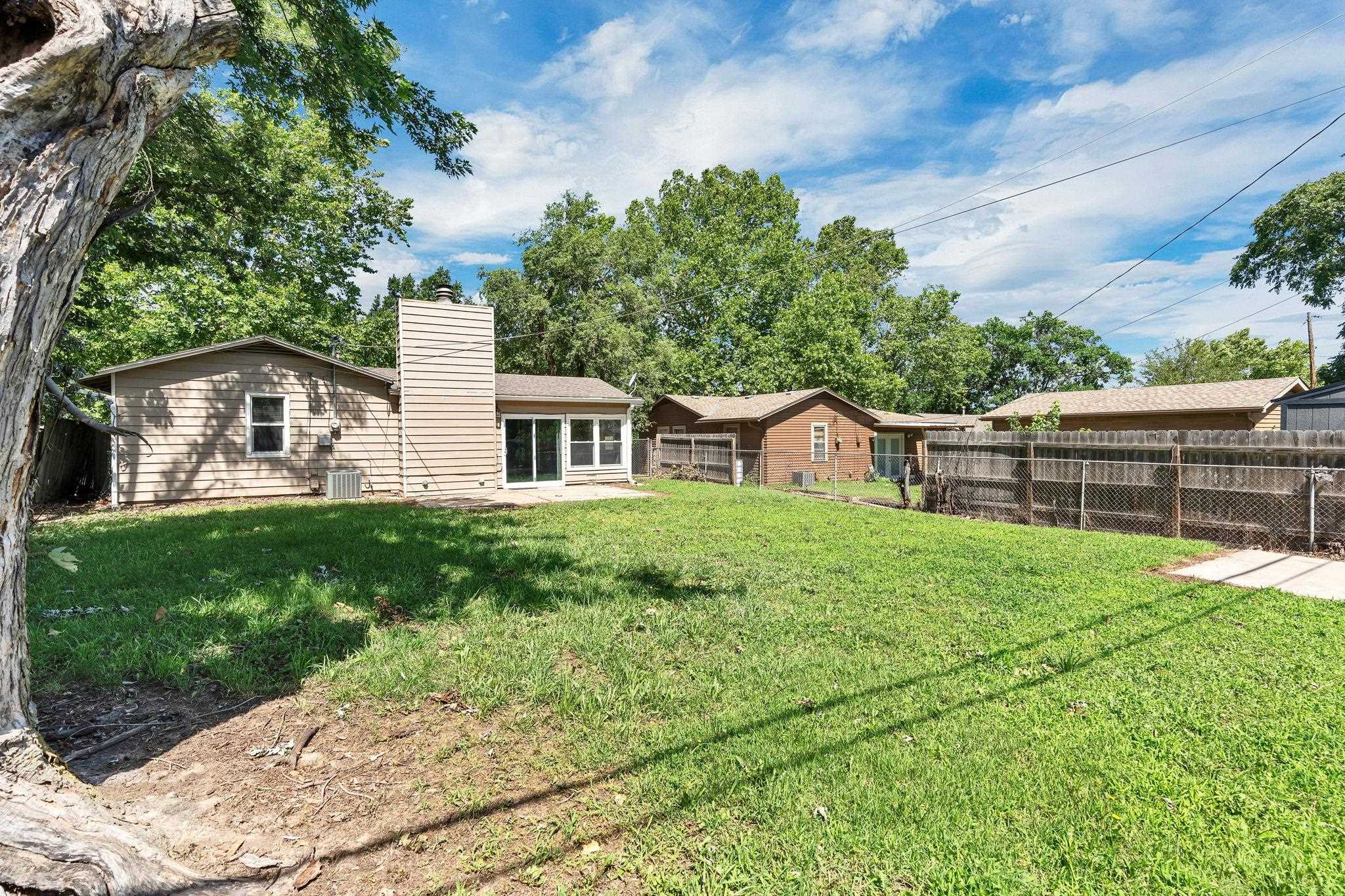 6526 N Hydraulic St Property Photo 24