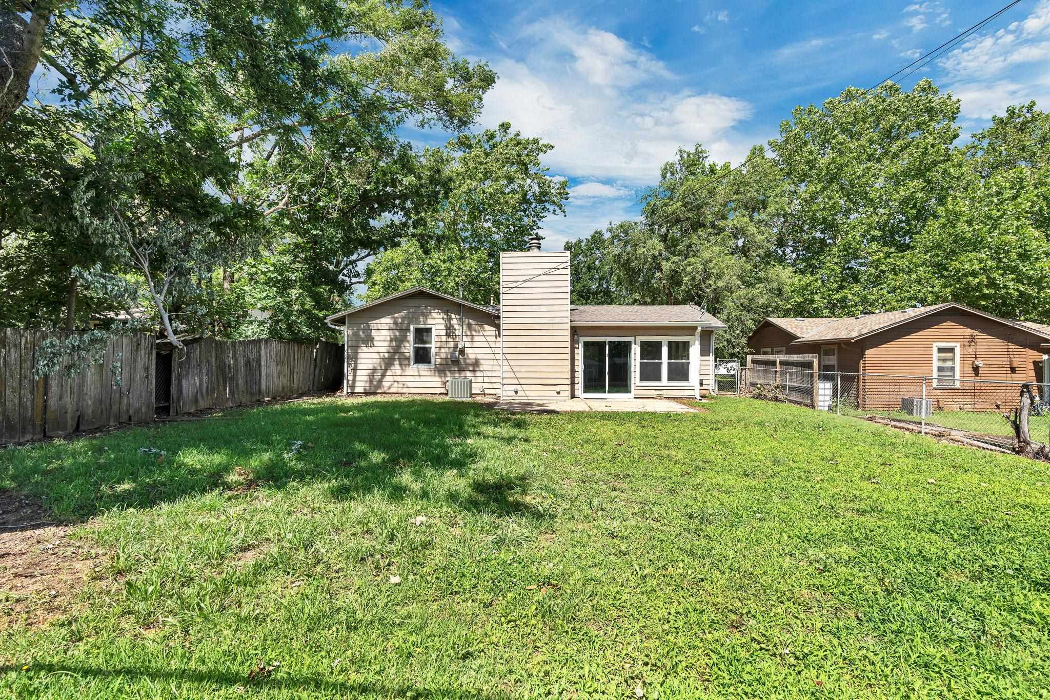 6526 N Hydraulic St Property Photo 25