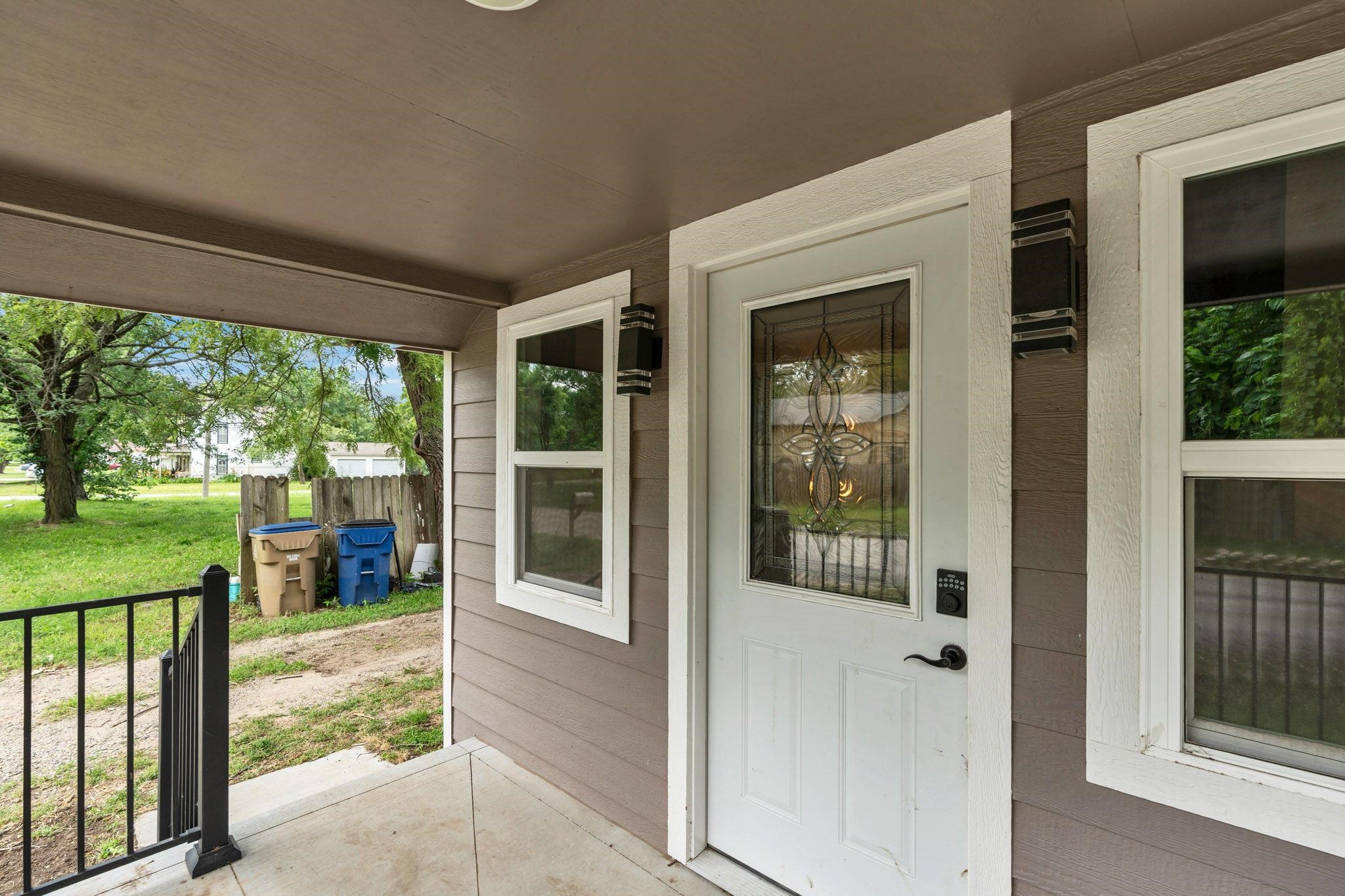 723 N Line St Property Photo 6