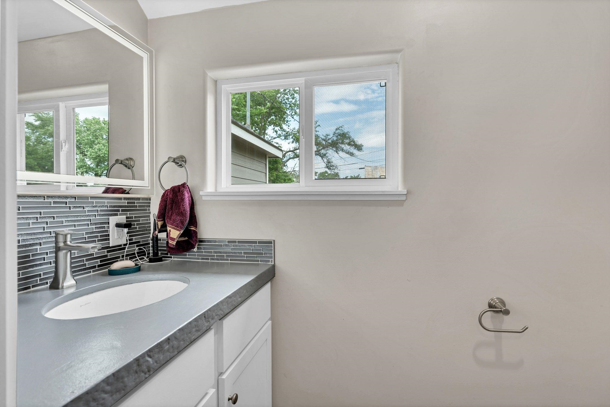 723 N Line St Property Photo 16