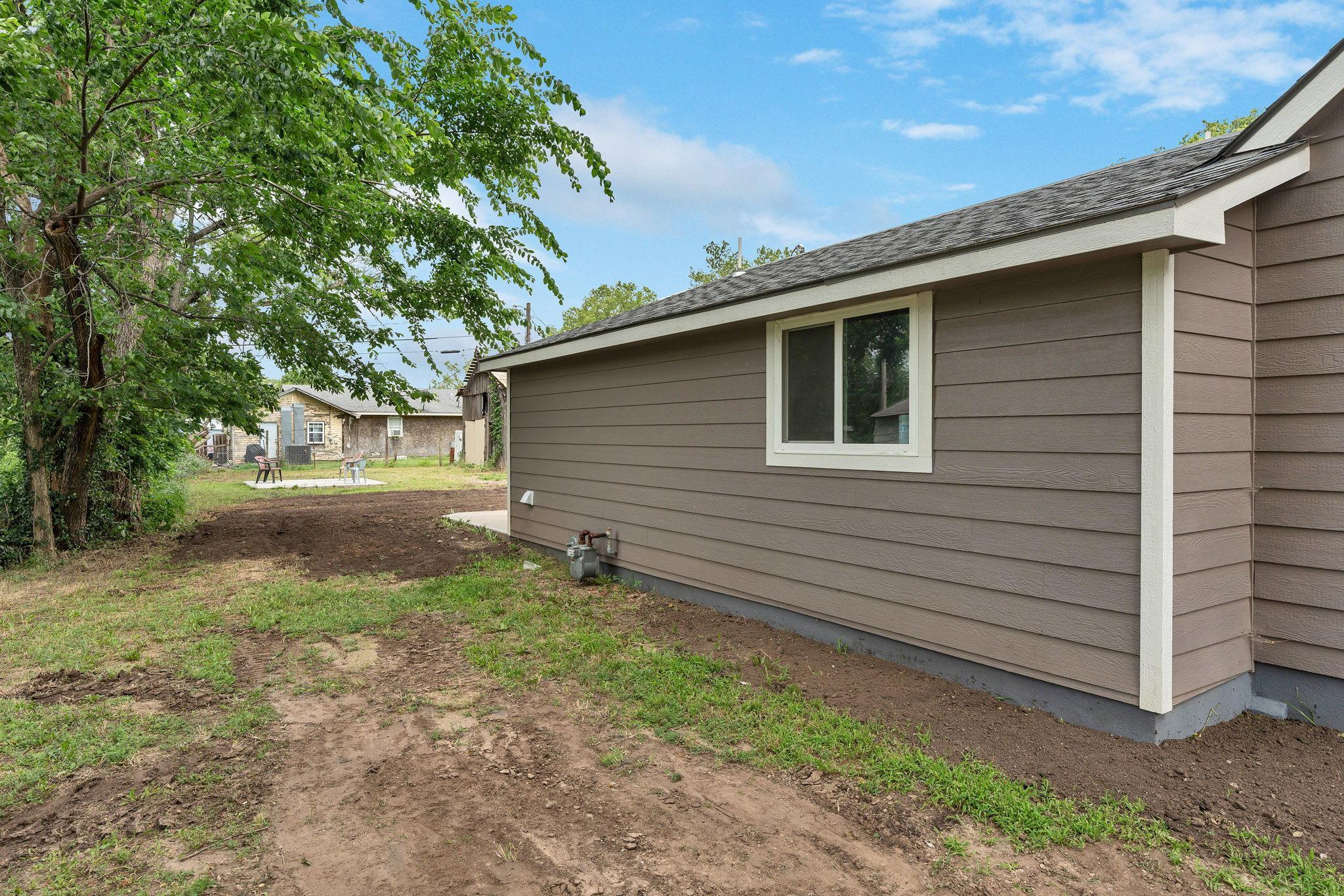 723 N Line St Property Photo 20
