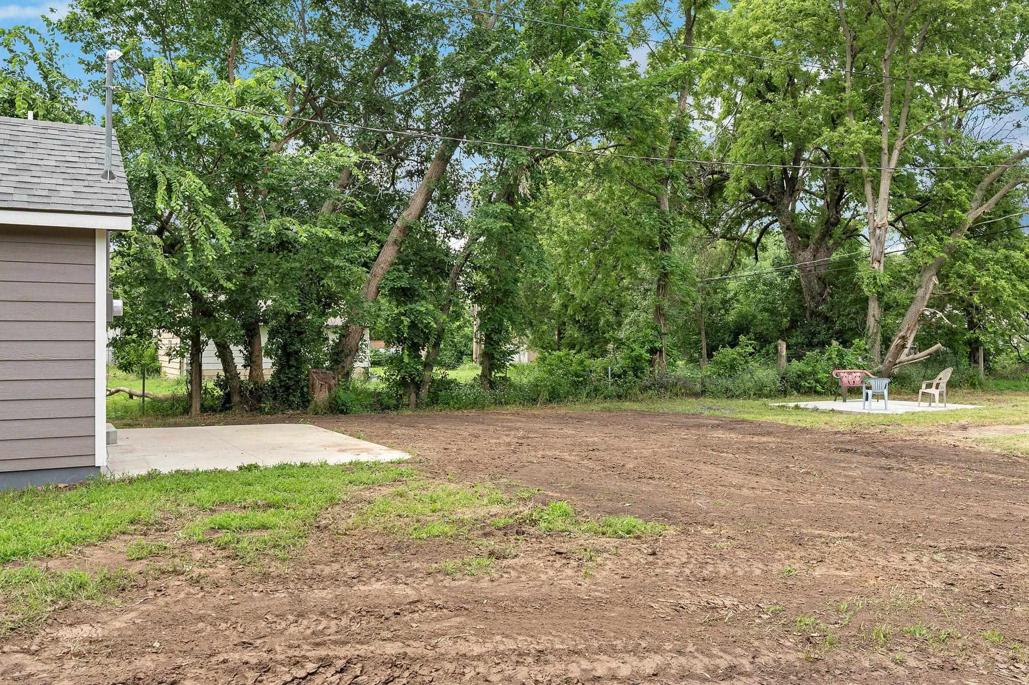 723 N Line St Property Photo 22