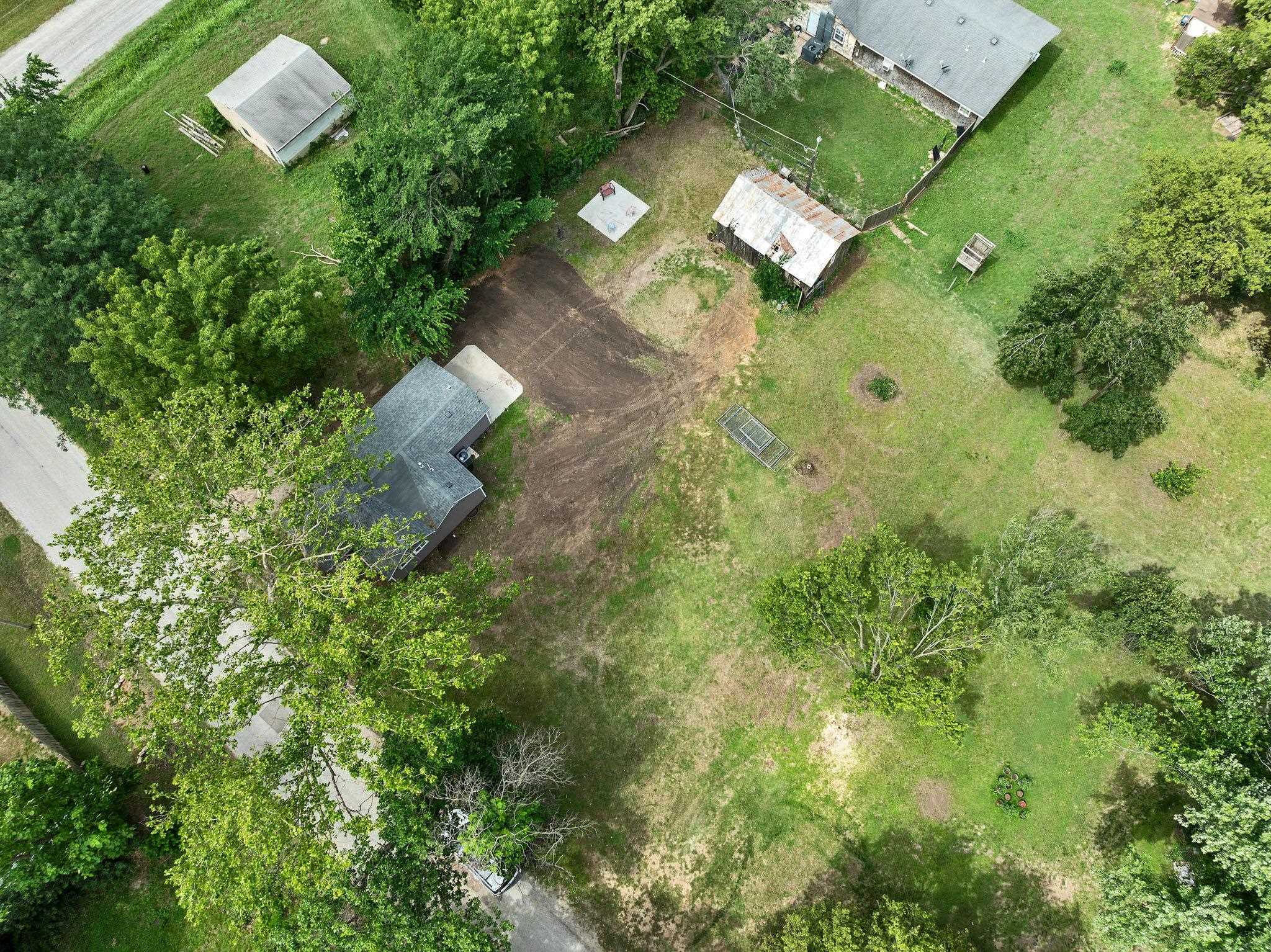 723 N Line St Property Photo 27