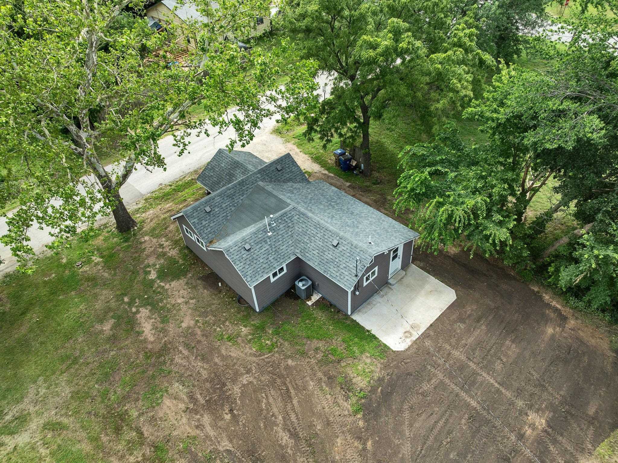 723 N Line St Property Photo 29