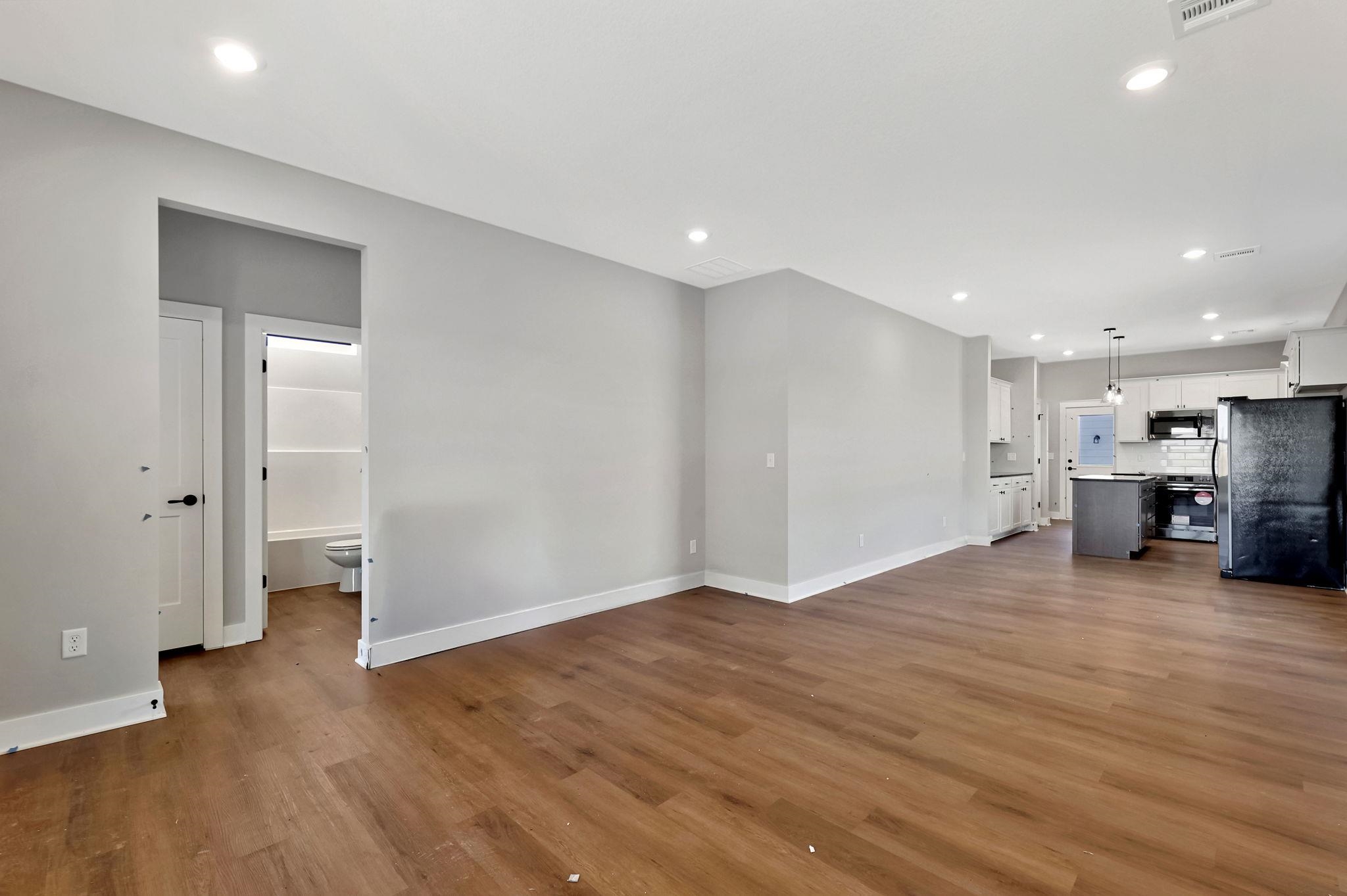 3537 N Azalea Property Photo 5