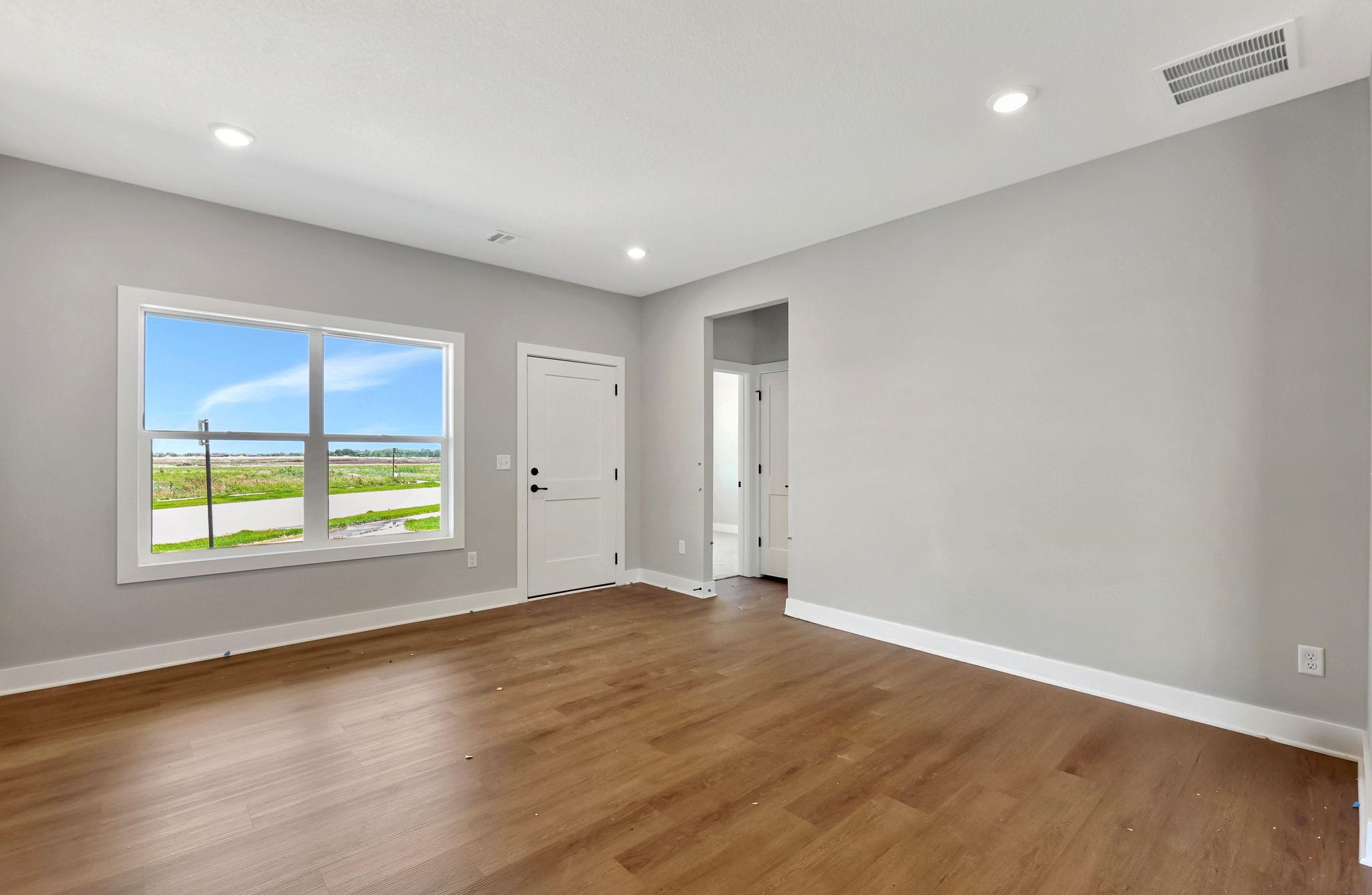 3537 N Azalea Property Photo 6