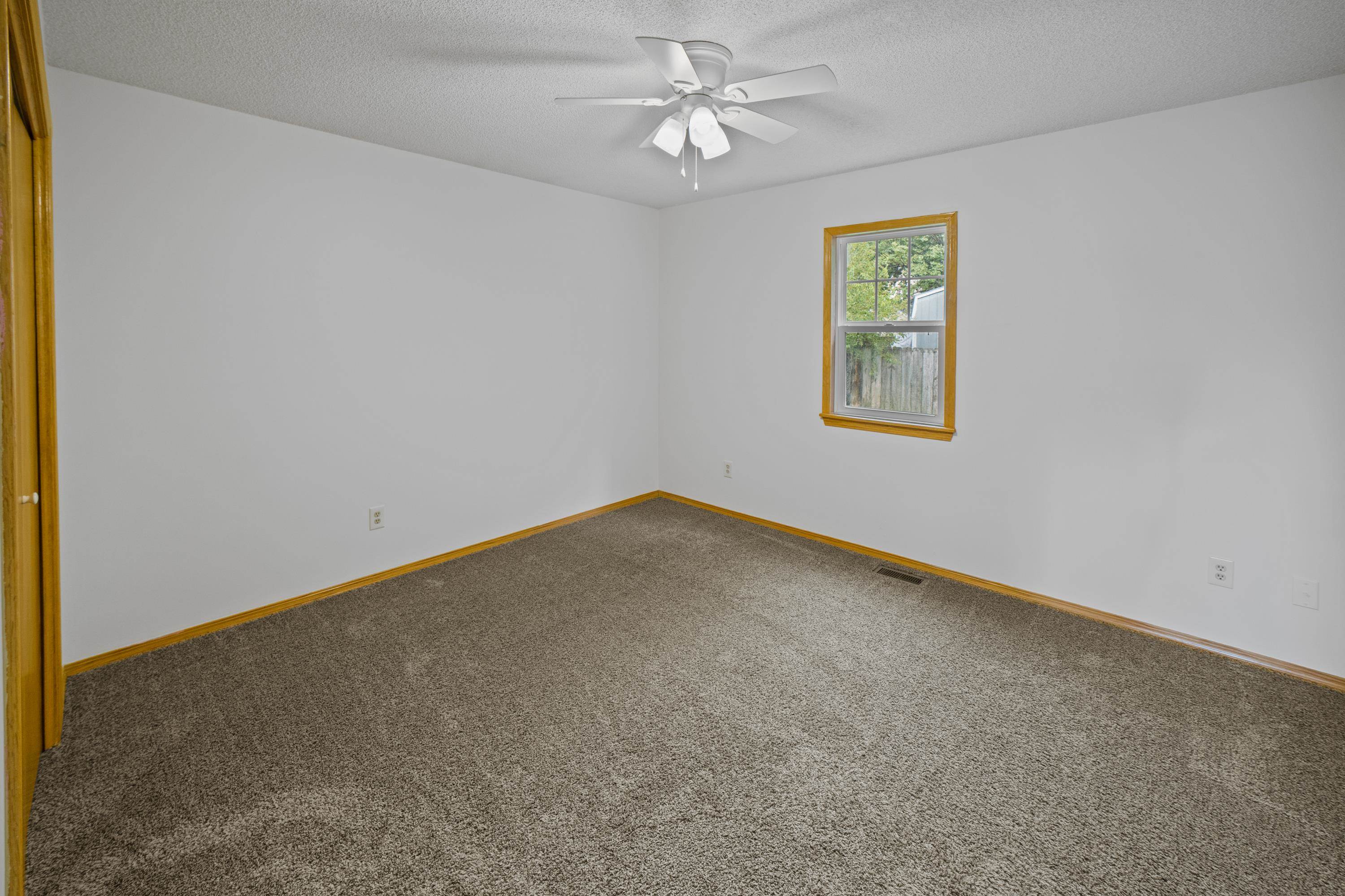 2006 S Parkridge St Property Photo 12