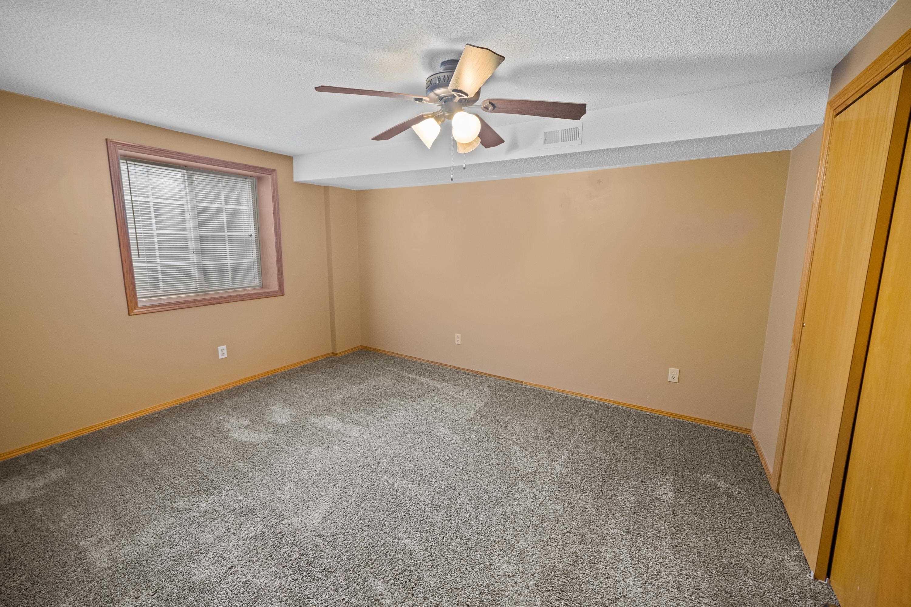 2006 S Parkridge St Property Photo 17