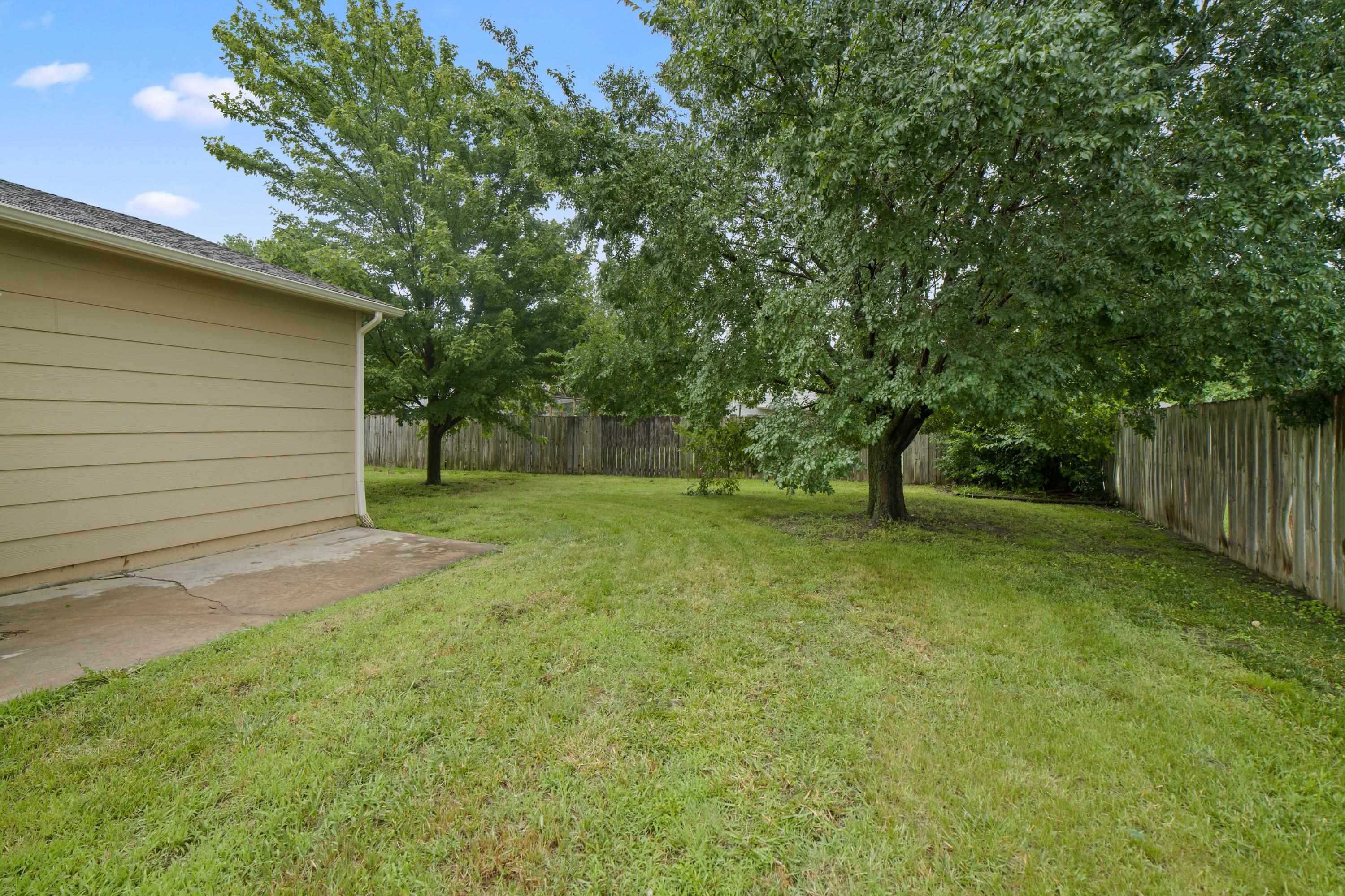 2006 S Parkridge St Property Photo 21