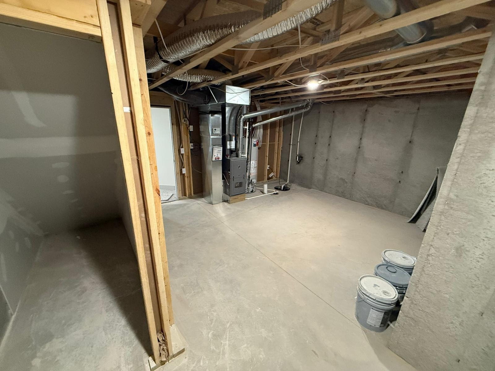 5854 N Newport Ct Property Photo 17