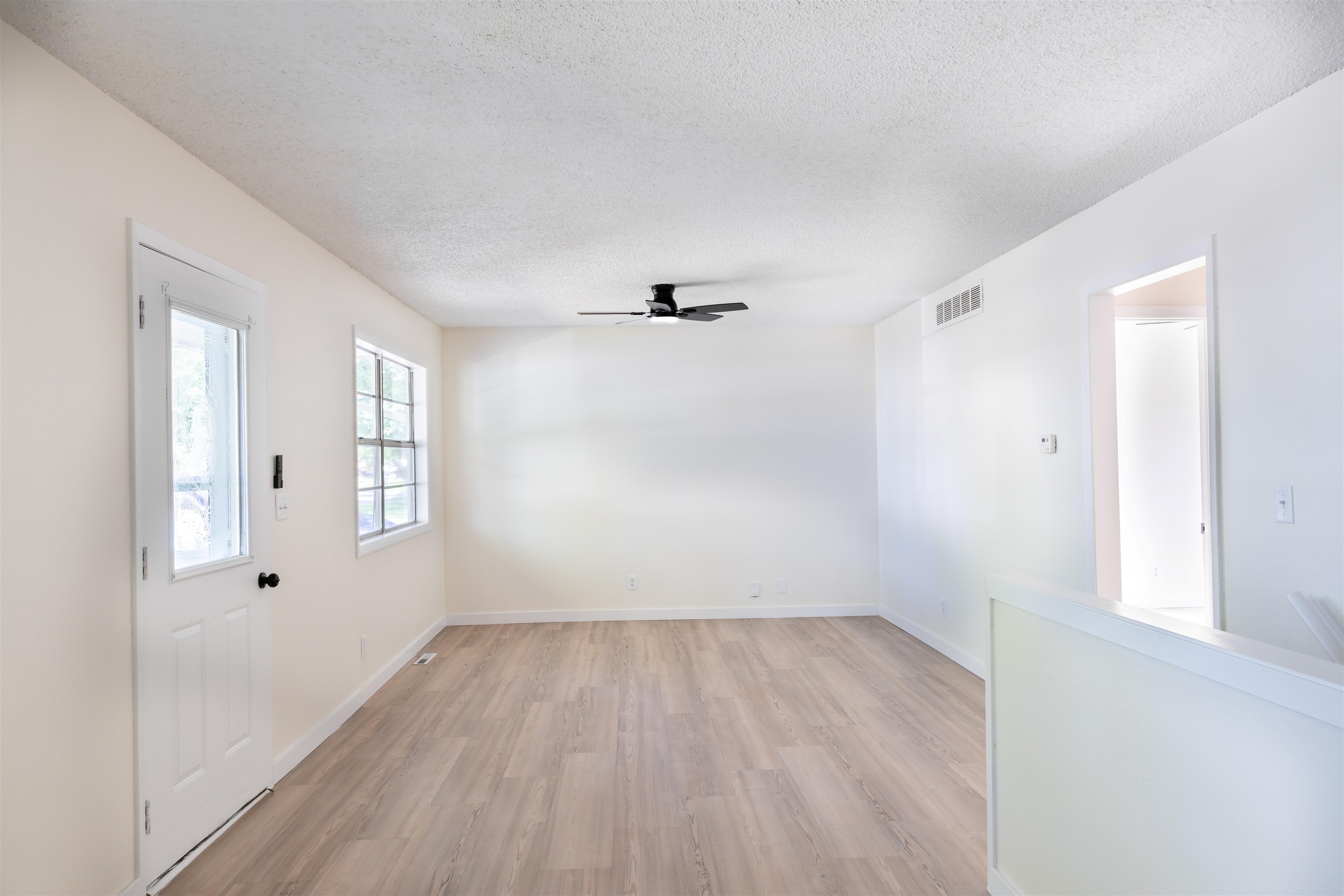 1335 N Anna St Property Photo 3