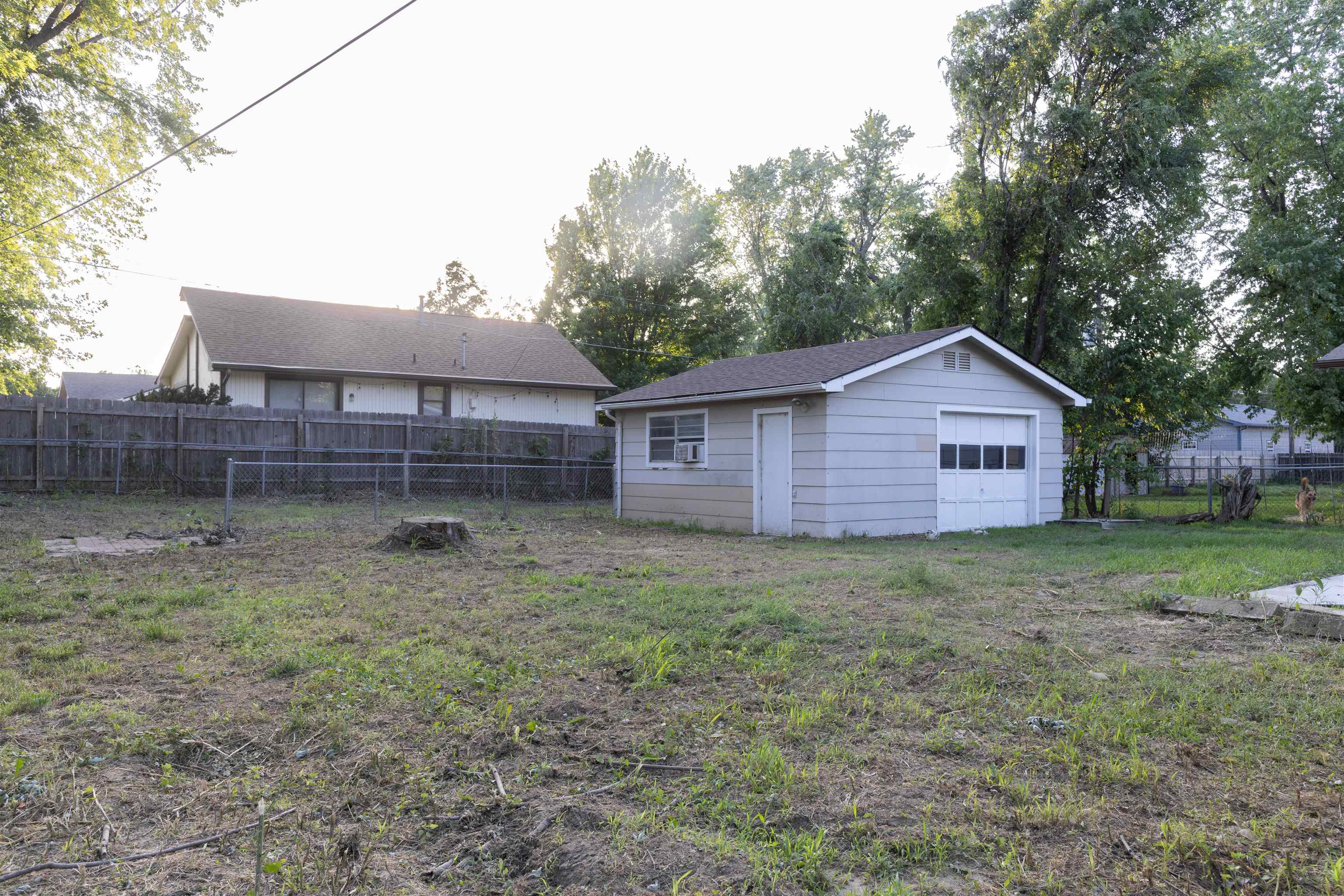 1335 N Anna St Property Photo 25