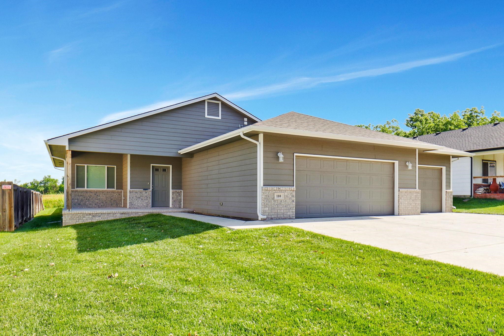 110 W Rockwood Property Photo