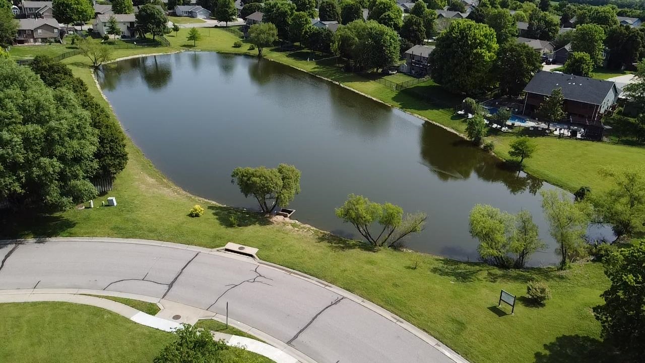 1601 N Prairie Run Cir Property Photo 3